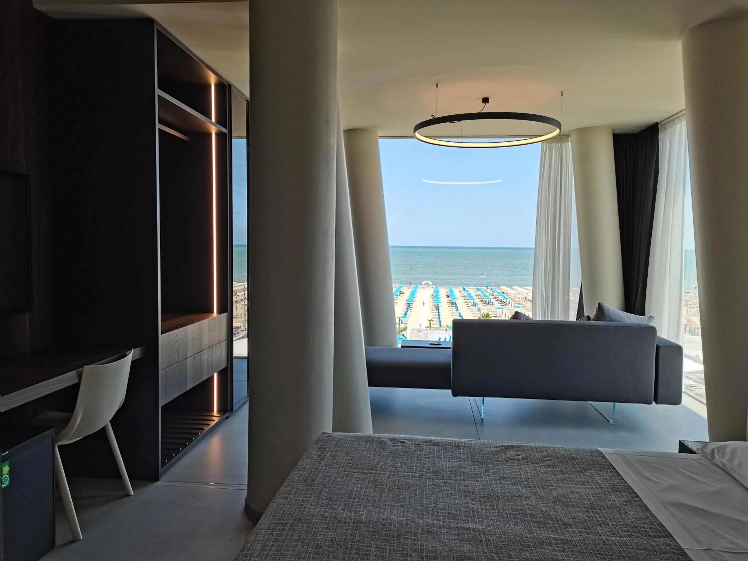 Sea view, Bed in Hotel Commodore