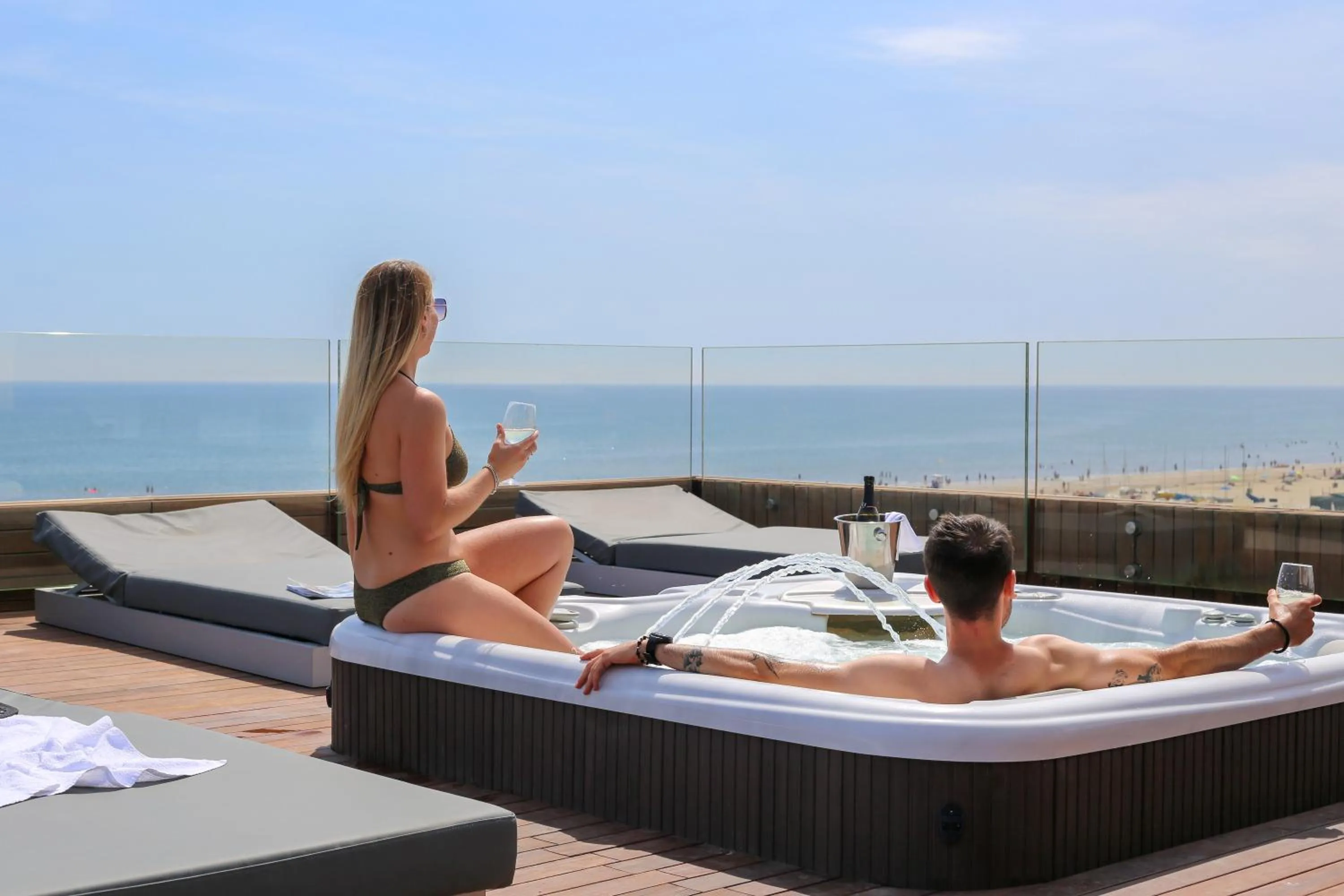 Hot Tub in Hotel Commodore