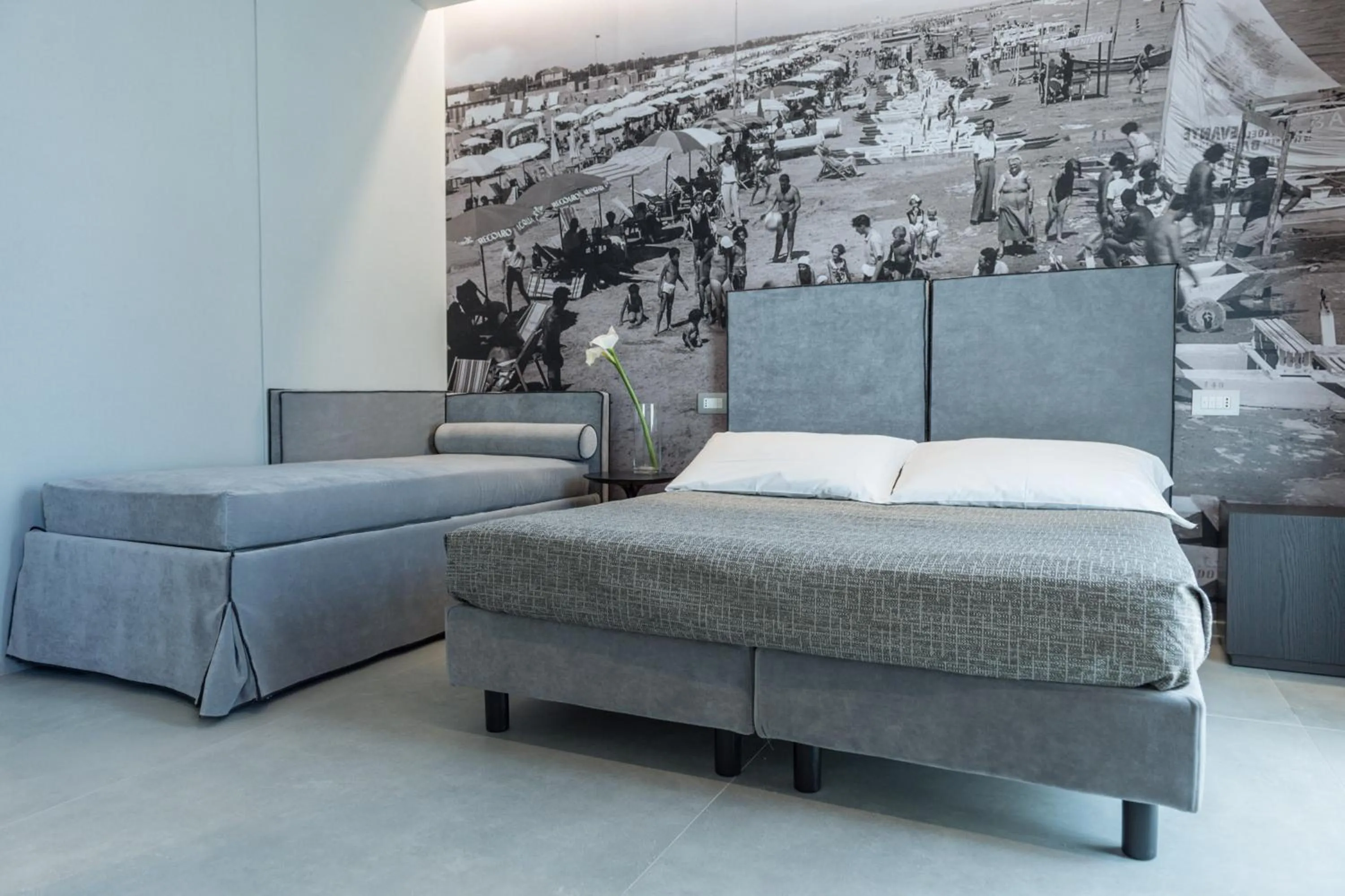 Photo of the whole room, Bed in Hotel Commodore