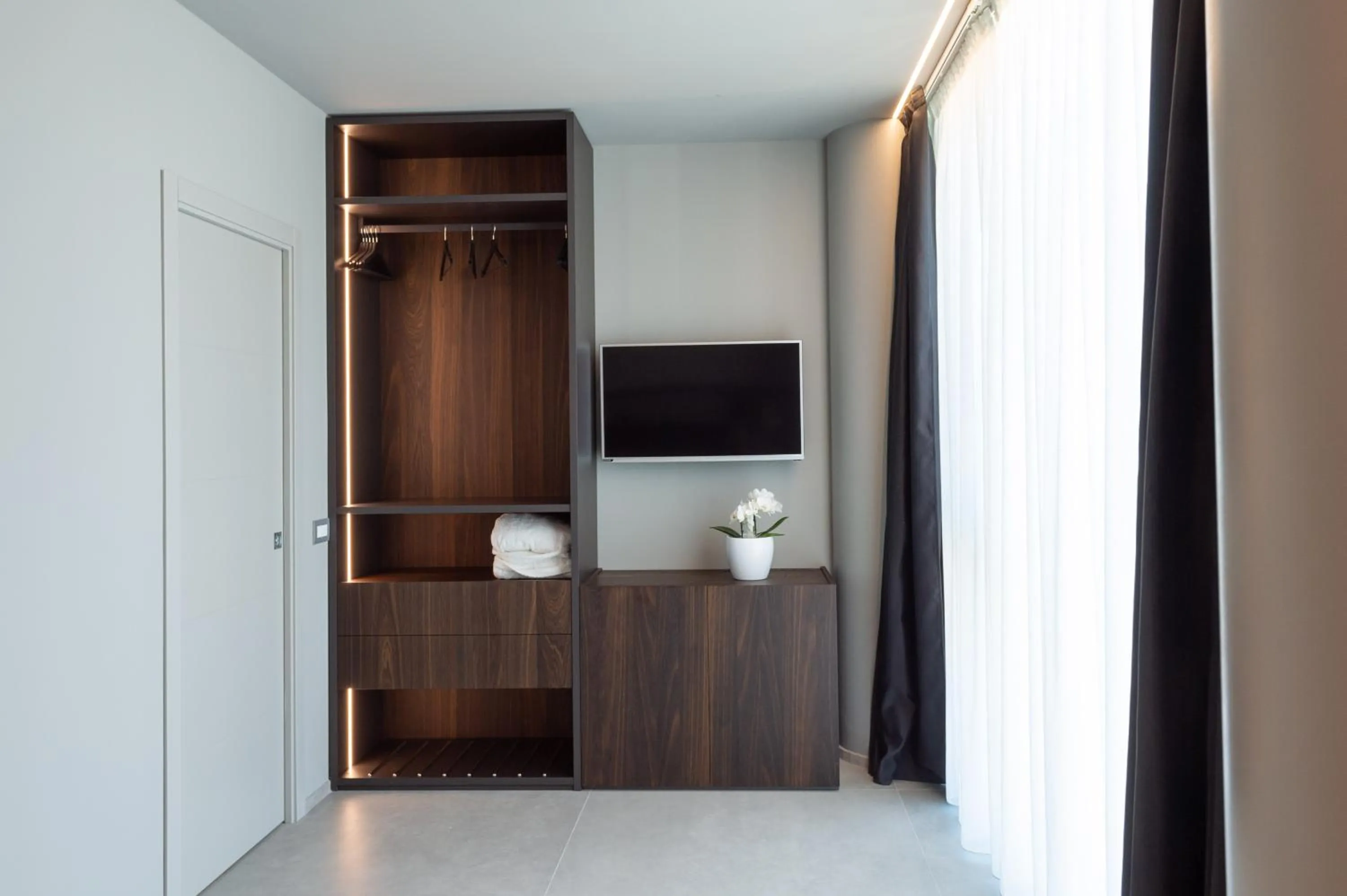 Photo of the whole room in Hotel Commodore