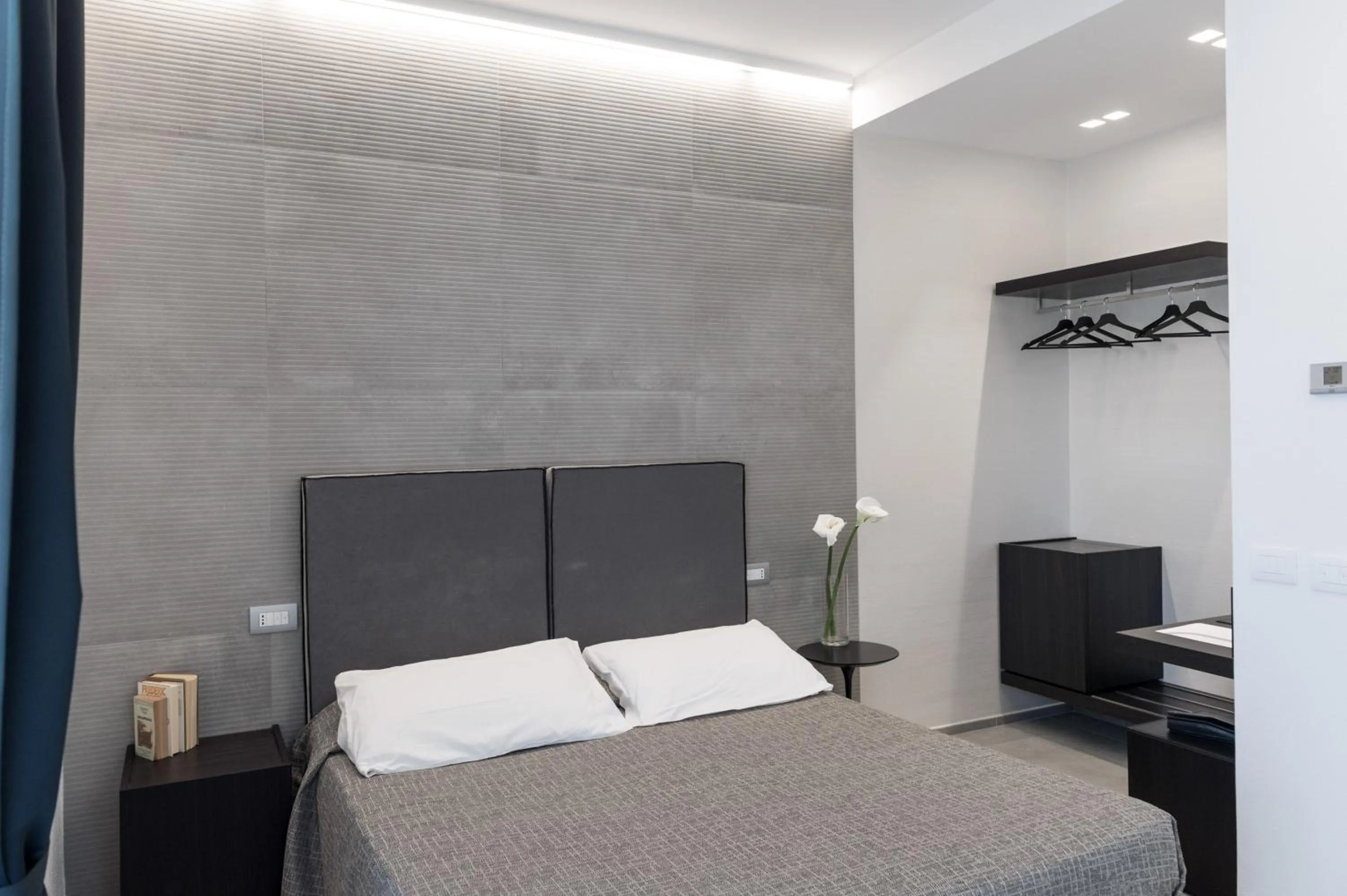 Bed in Hotel Commodore