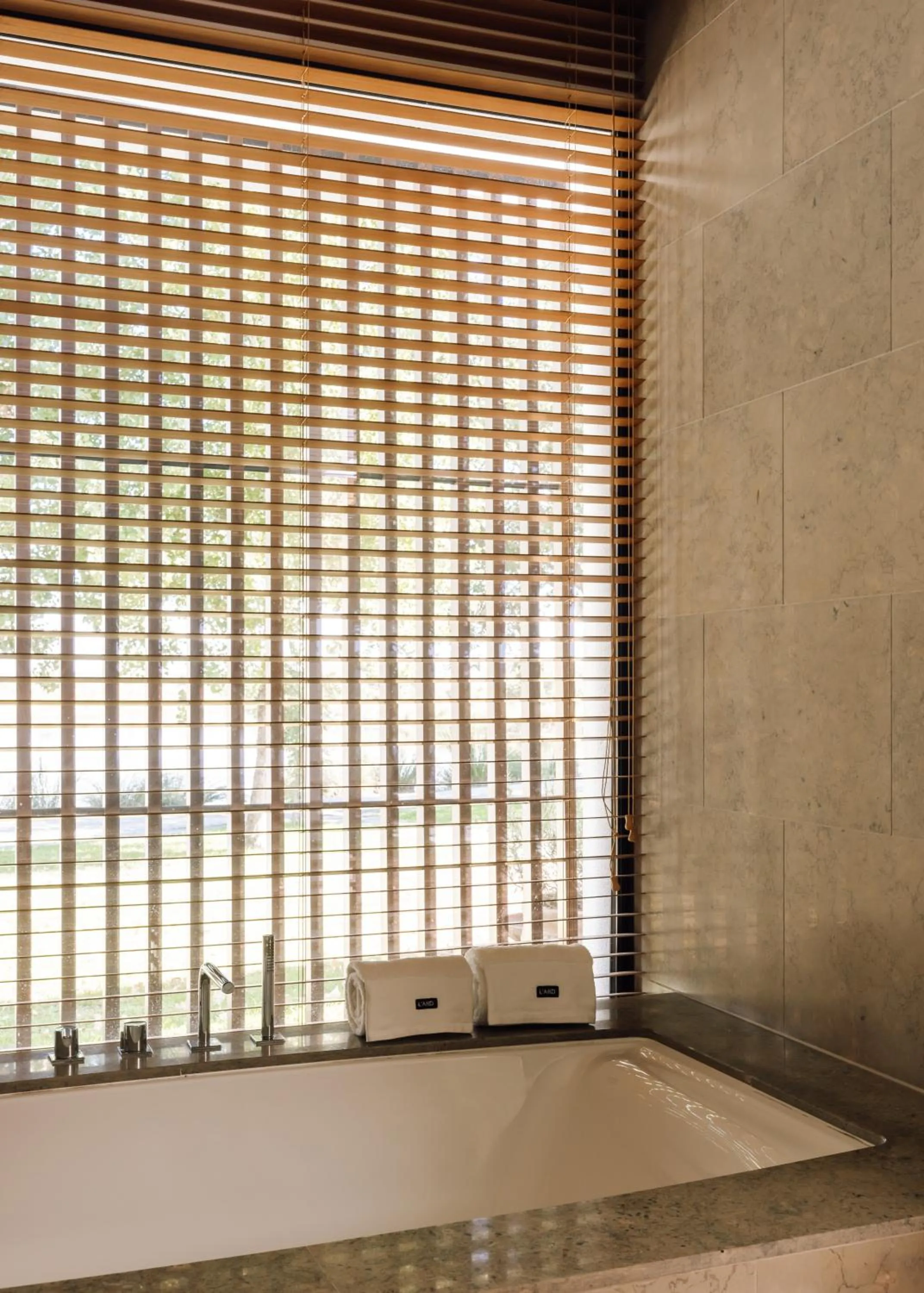 Bathroom in L'AND Vineyards - Relais & Châteaux