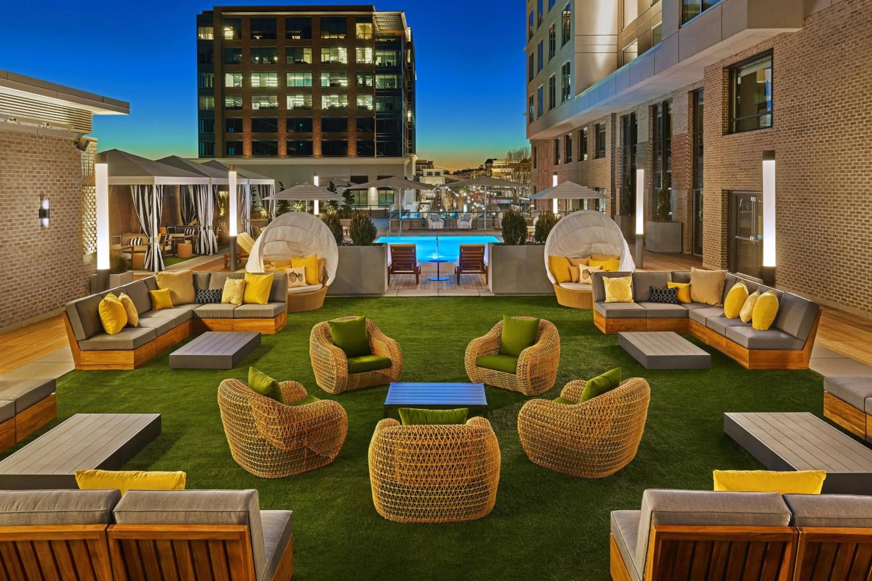 Swimming pool in The Hotel at Avalon, Autograph Collection