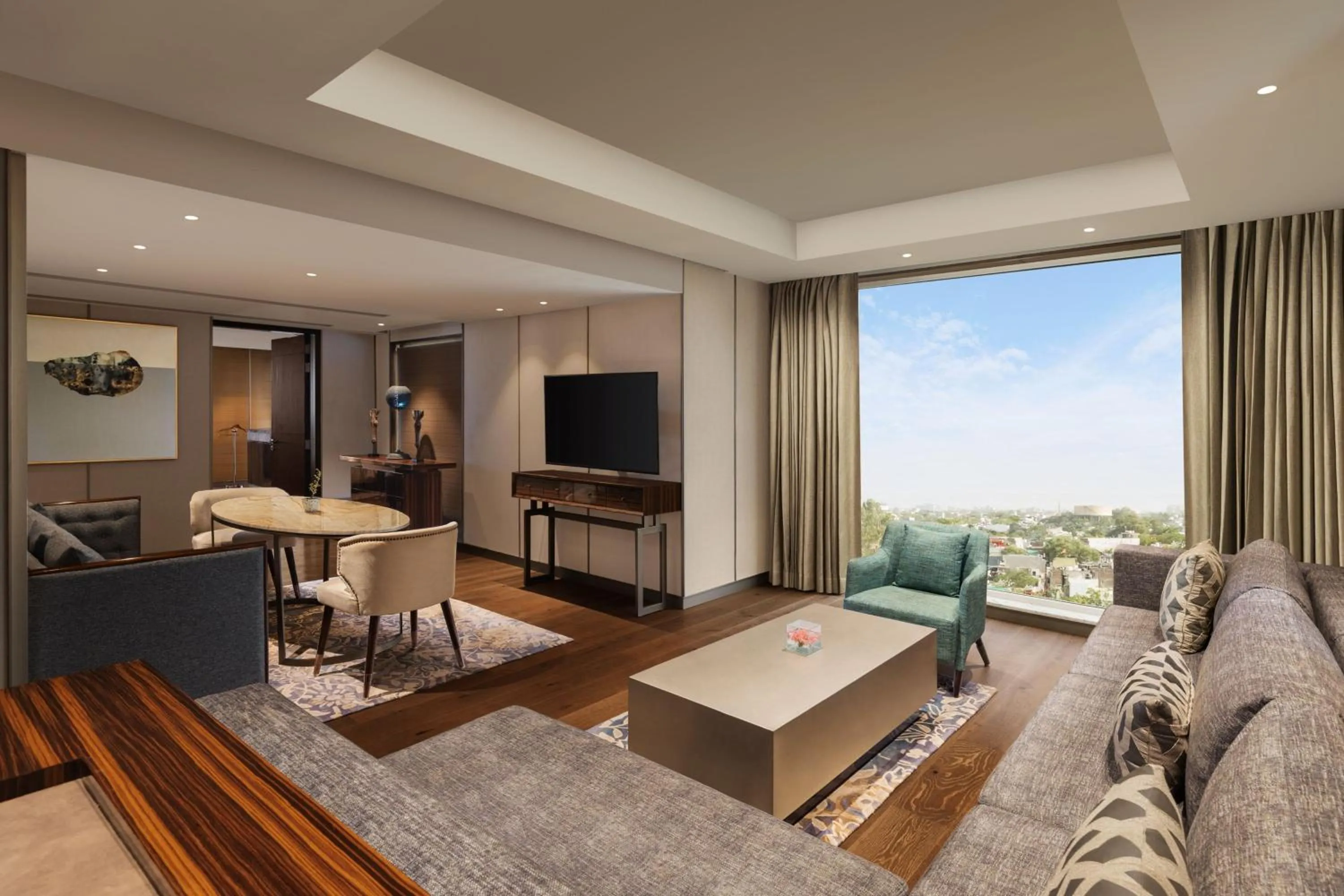 Living room in Indore Marriott Hotel