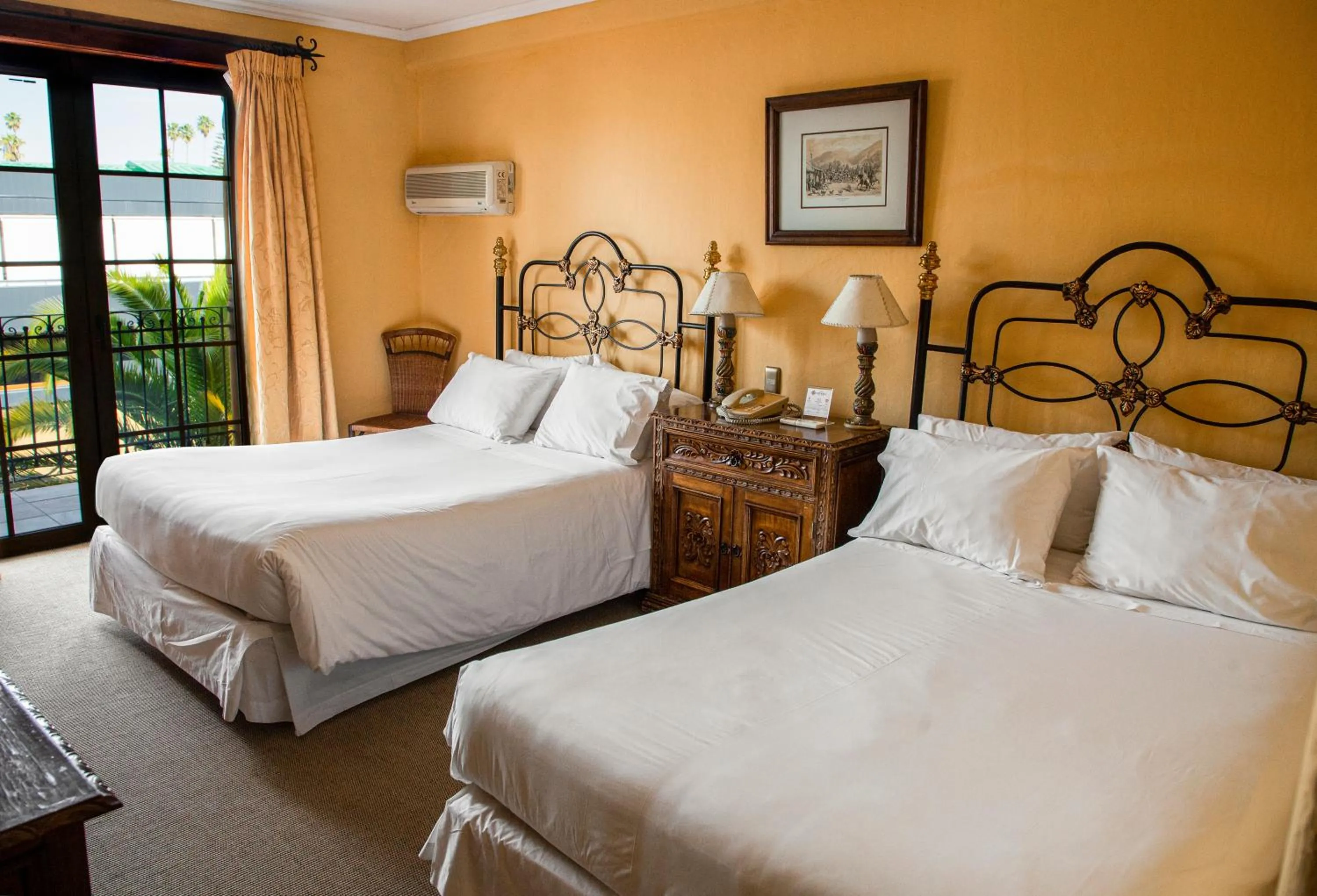 Bed in Hotel Santa Cruz Plaza