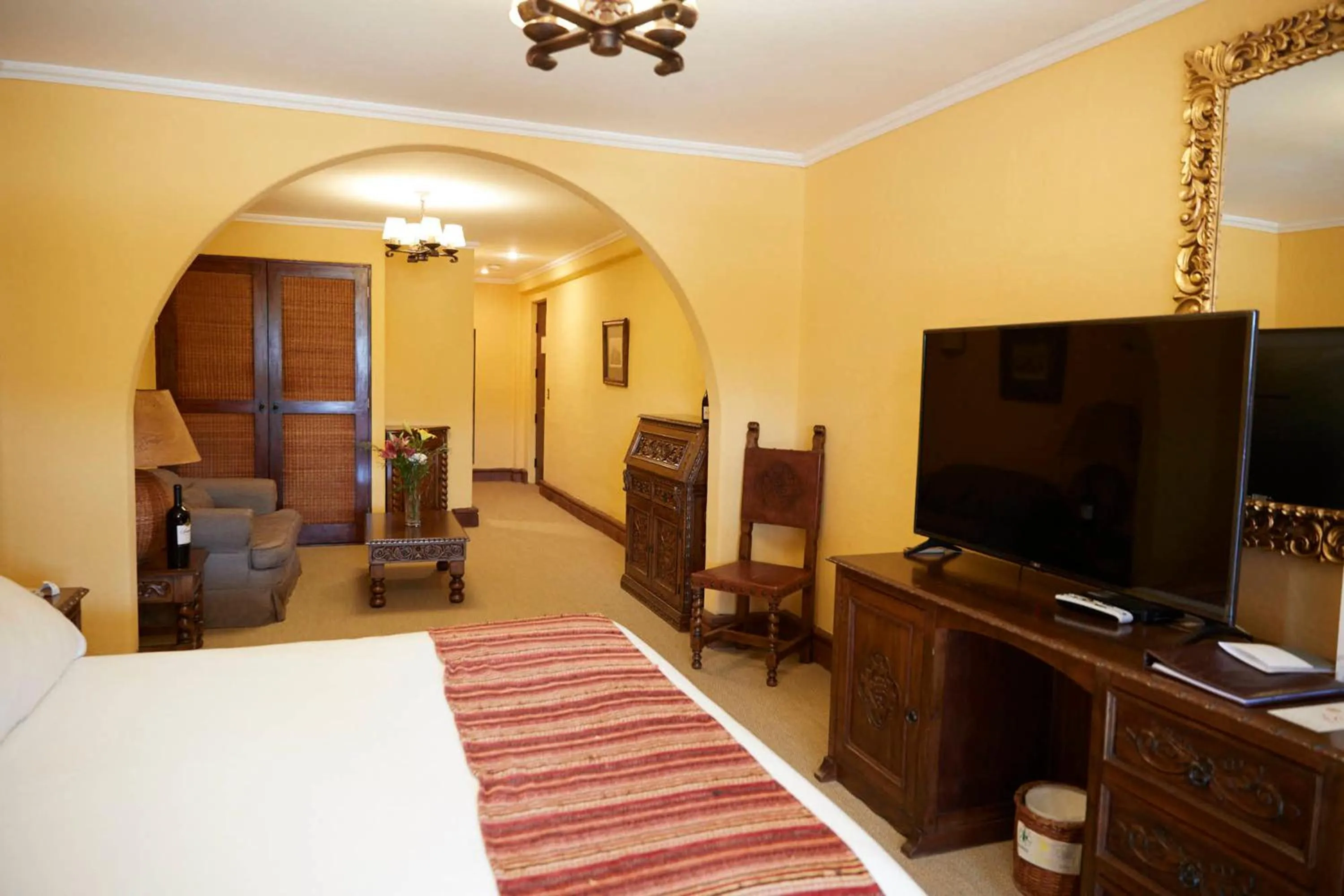 Bedroom, Bed in Hotel Santa Cruz Plaza