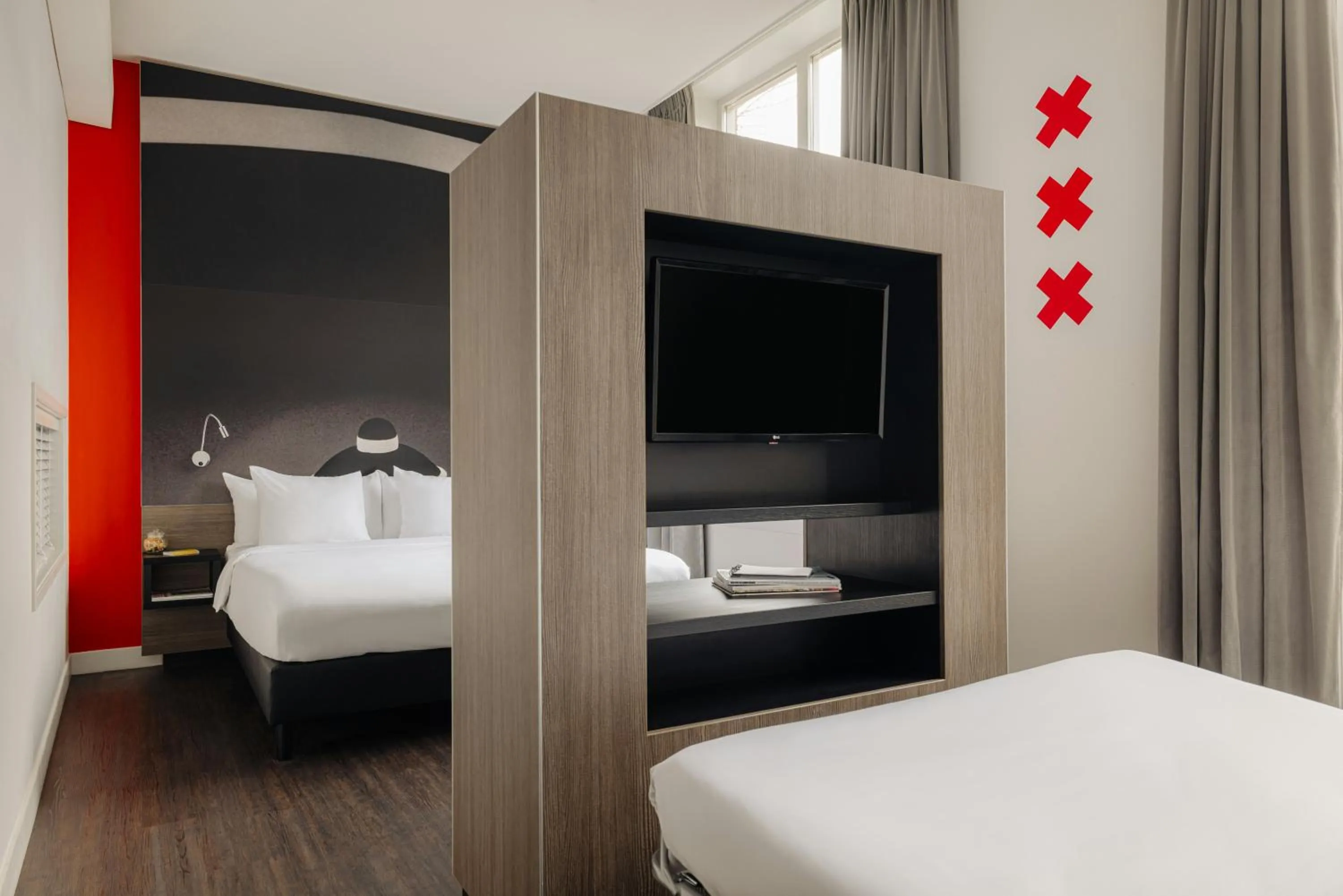 Photo of the whole room, Bed in The Manor Amsterdam