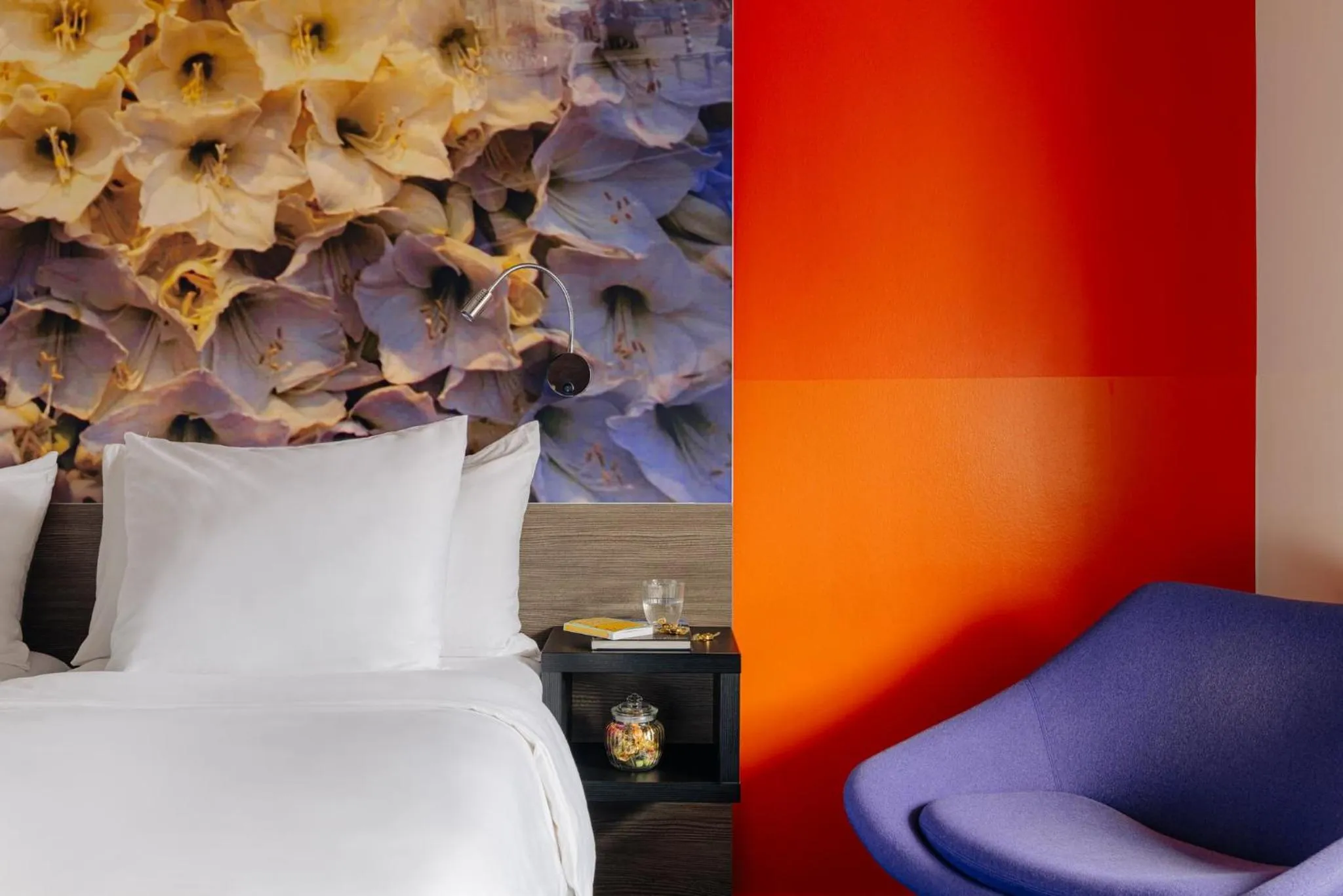 Photo of the whole room, Bed in The Manor Amsterdam