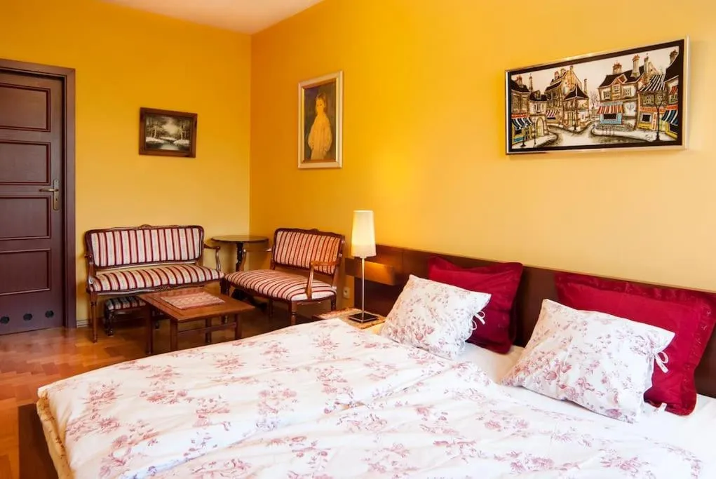 Bed in Trinity Apartment