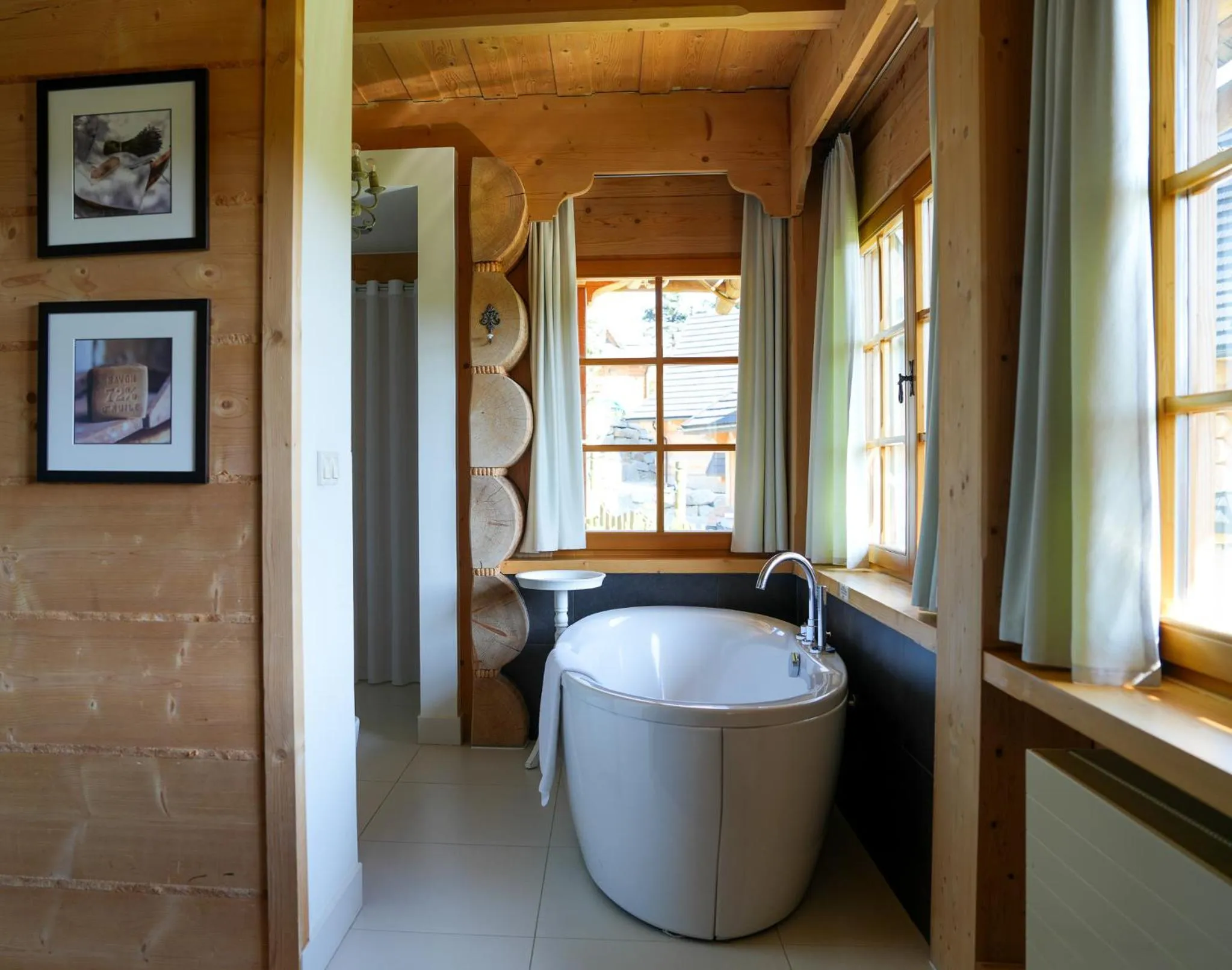 Bath in Villa Miodula- zwierzęta akceptowane bezpłatnie, bezpośredni widok na góry, parking w cenie!