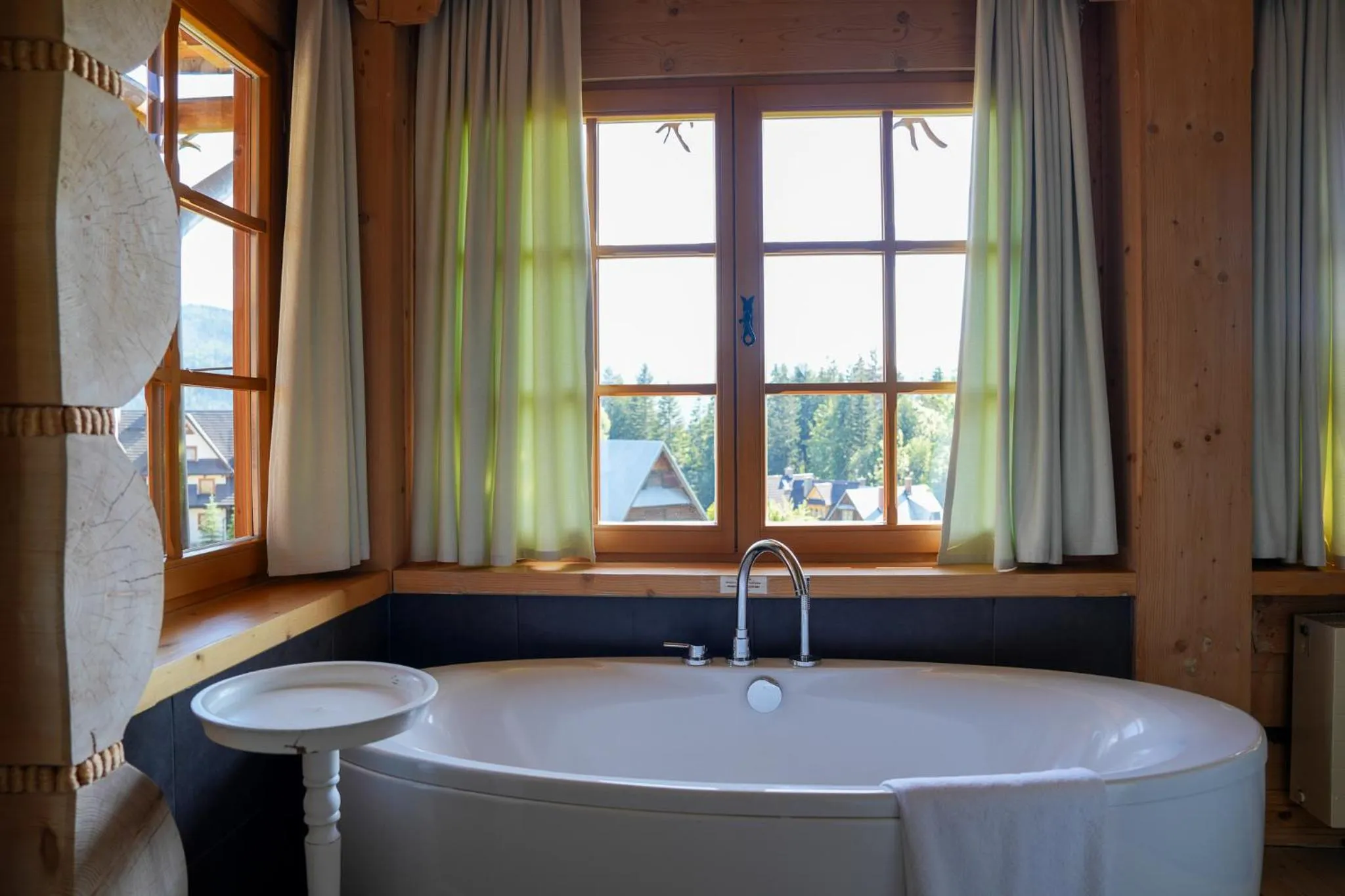 Bath in Villa Miodula- zwierzęta akceptowane bezpłatnie, bezpośredni widok na góry, parking w cenie!