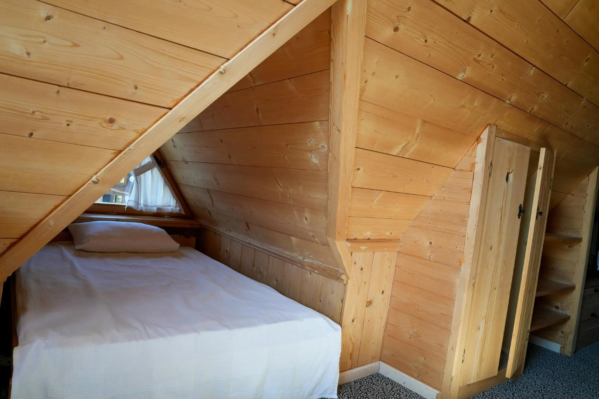 Bed in Villa Miodula- zwierzęta akceptowane bezpłatnie, bezpośredni widok na góry, parking w cenie!