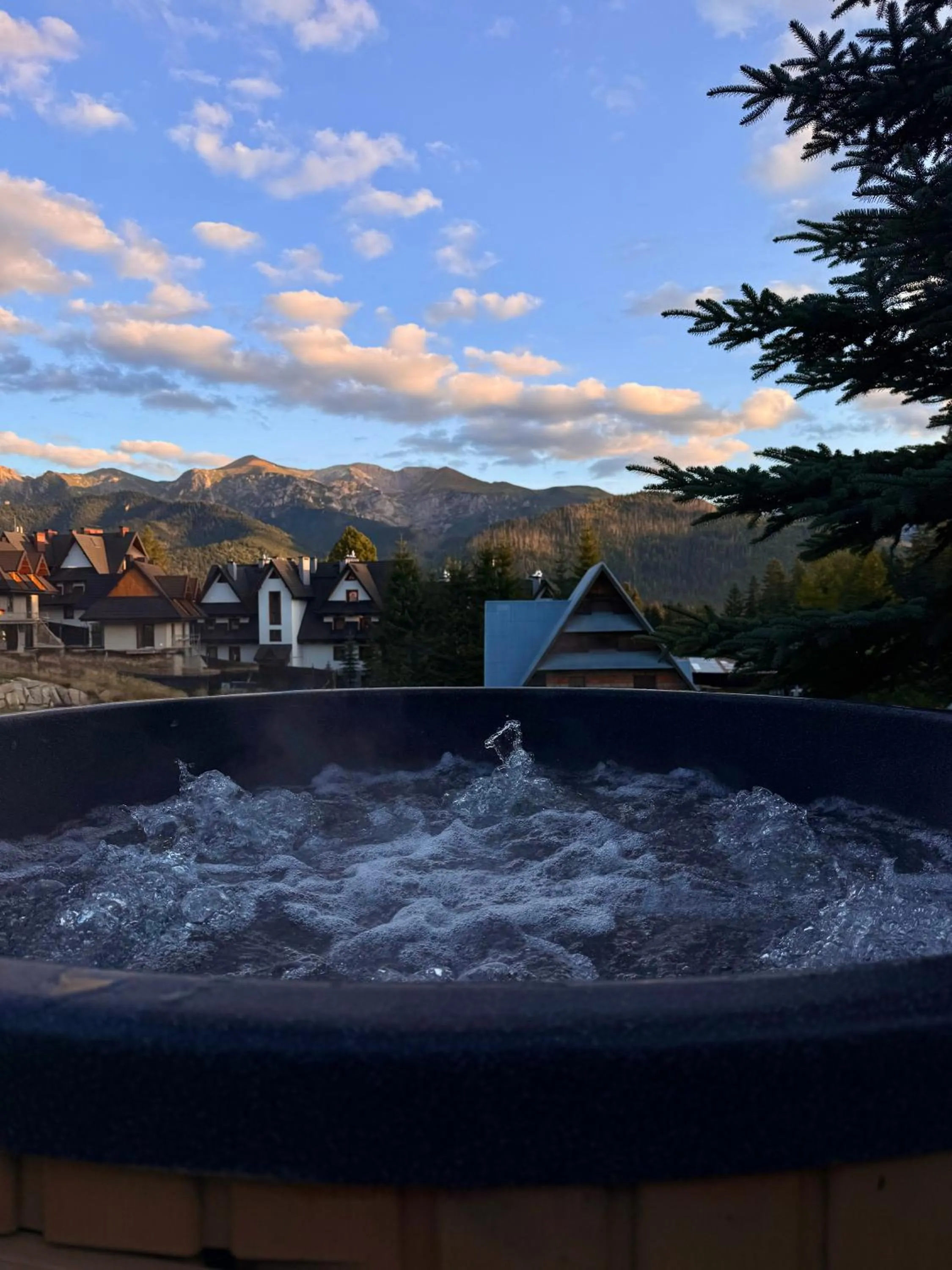 Hot Tub in Villa Miodula- zwierzęta akceptowane bezpłatnie, bezpośredni widok na góry, parking w cenie!