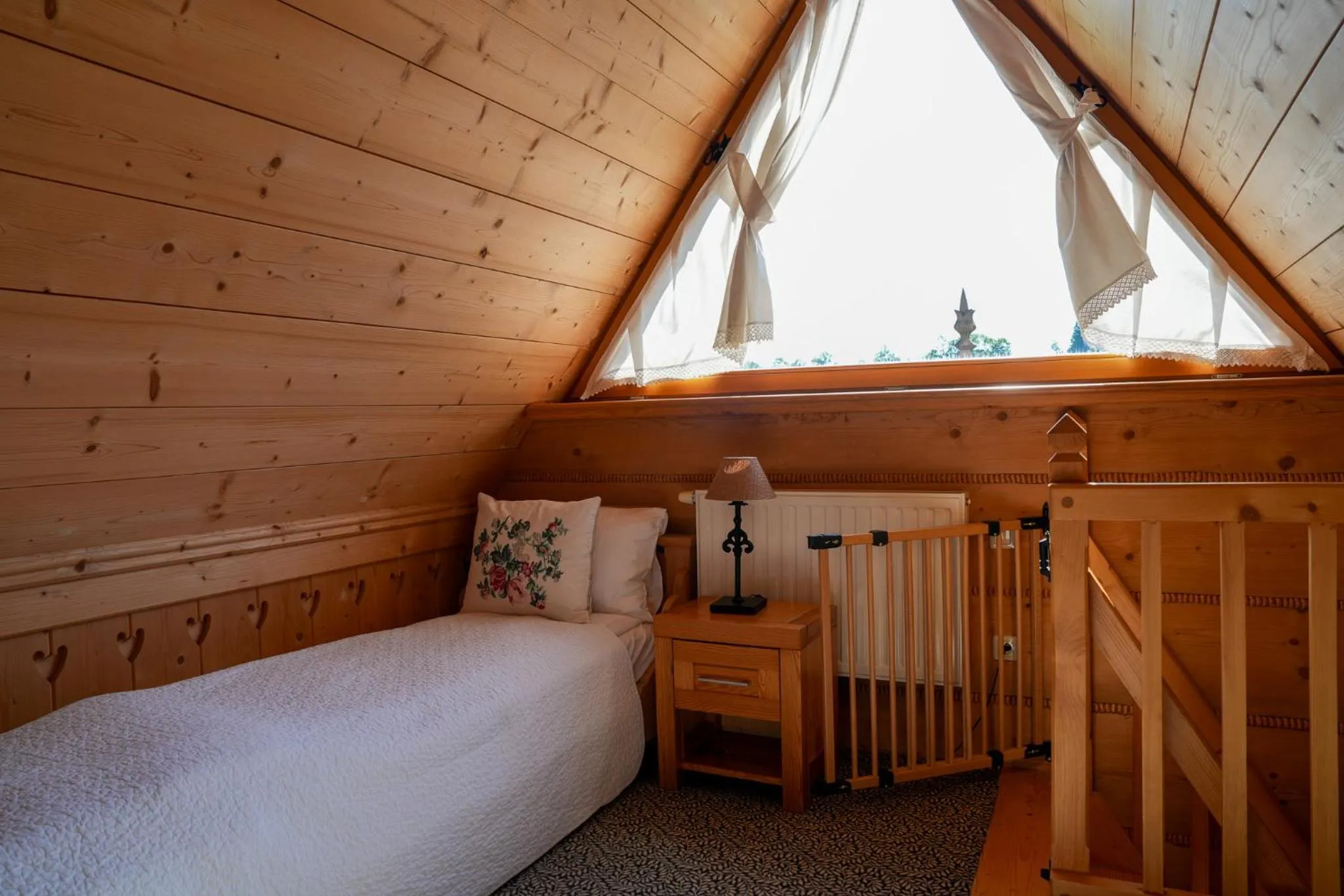 Bed in Villa Miodula- zwierzęta akceptowane bezpłatnie, bezpośredni widok na góry, parking w cenie!