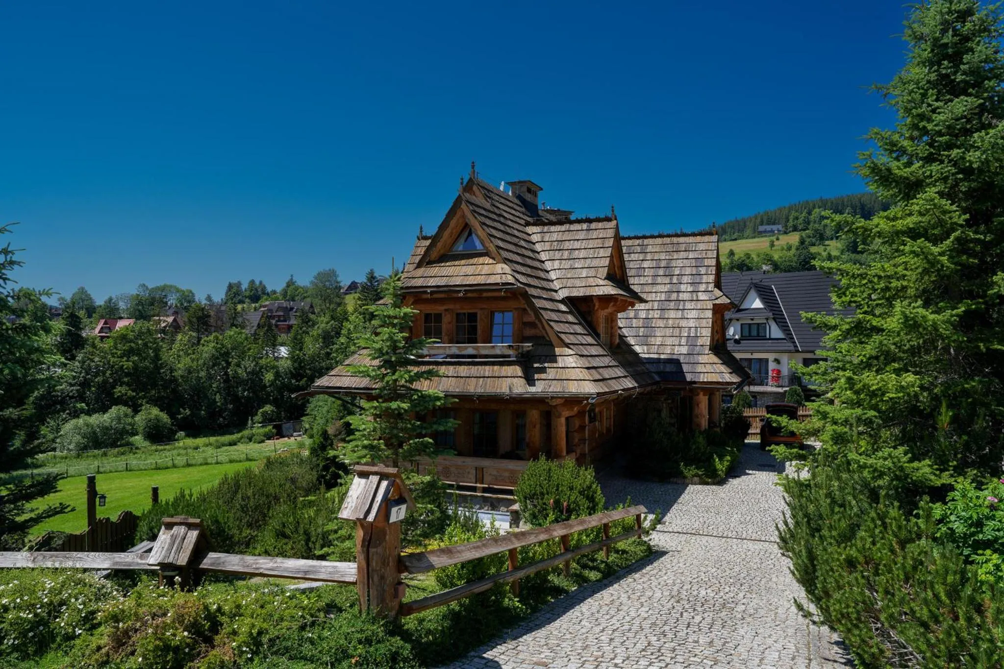 Property building in Villa Miodula- zwierzęta akceptowane bezpłatnie, bezpośredni widok na góry, parking w cenie!