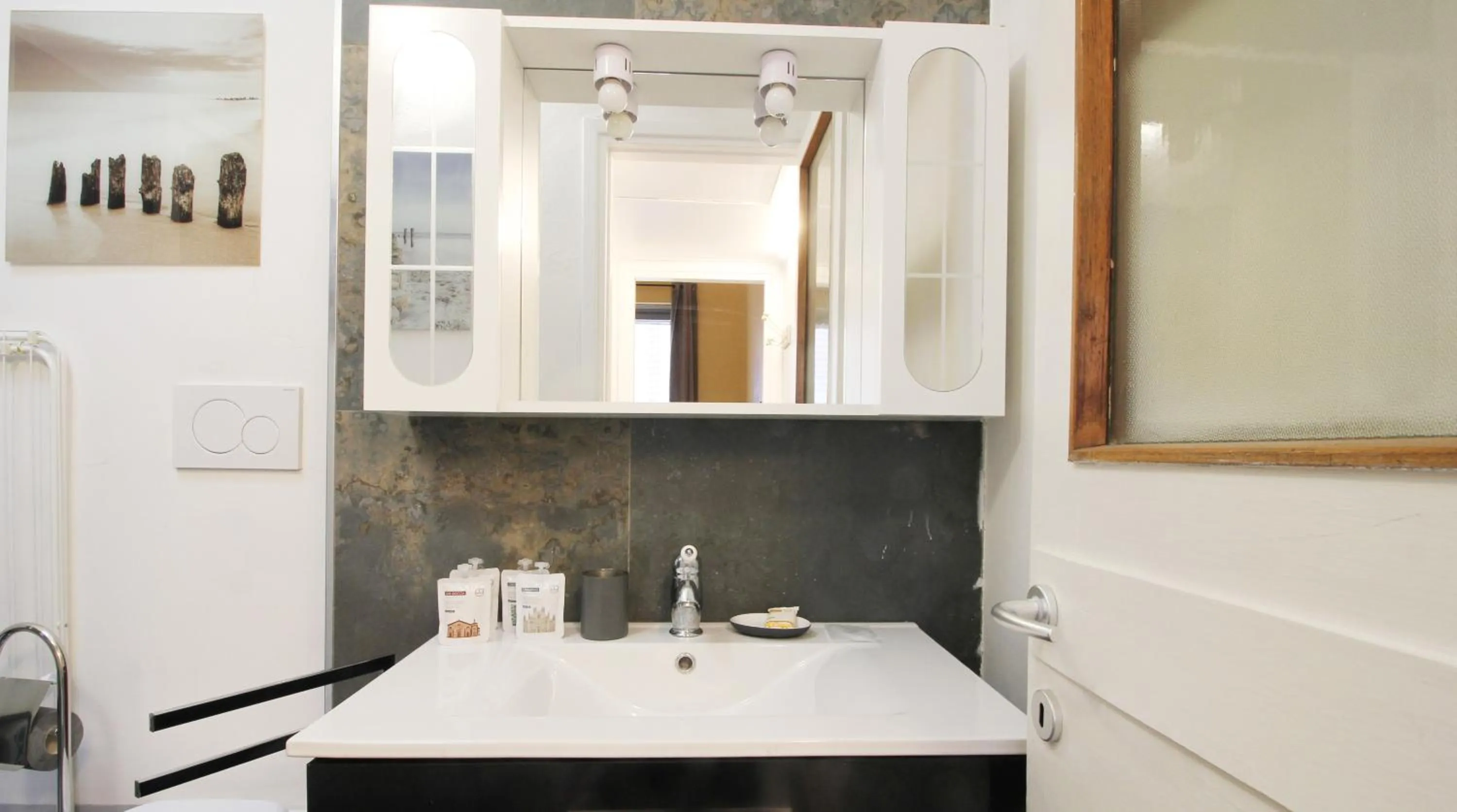 Bathroom in Italianway Easy - San Pietro all'Orto 3