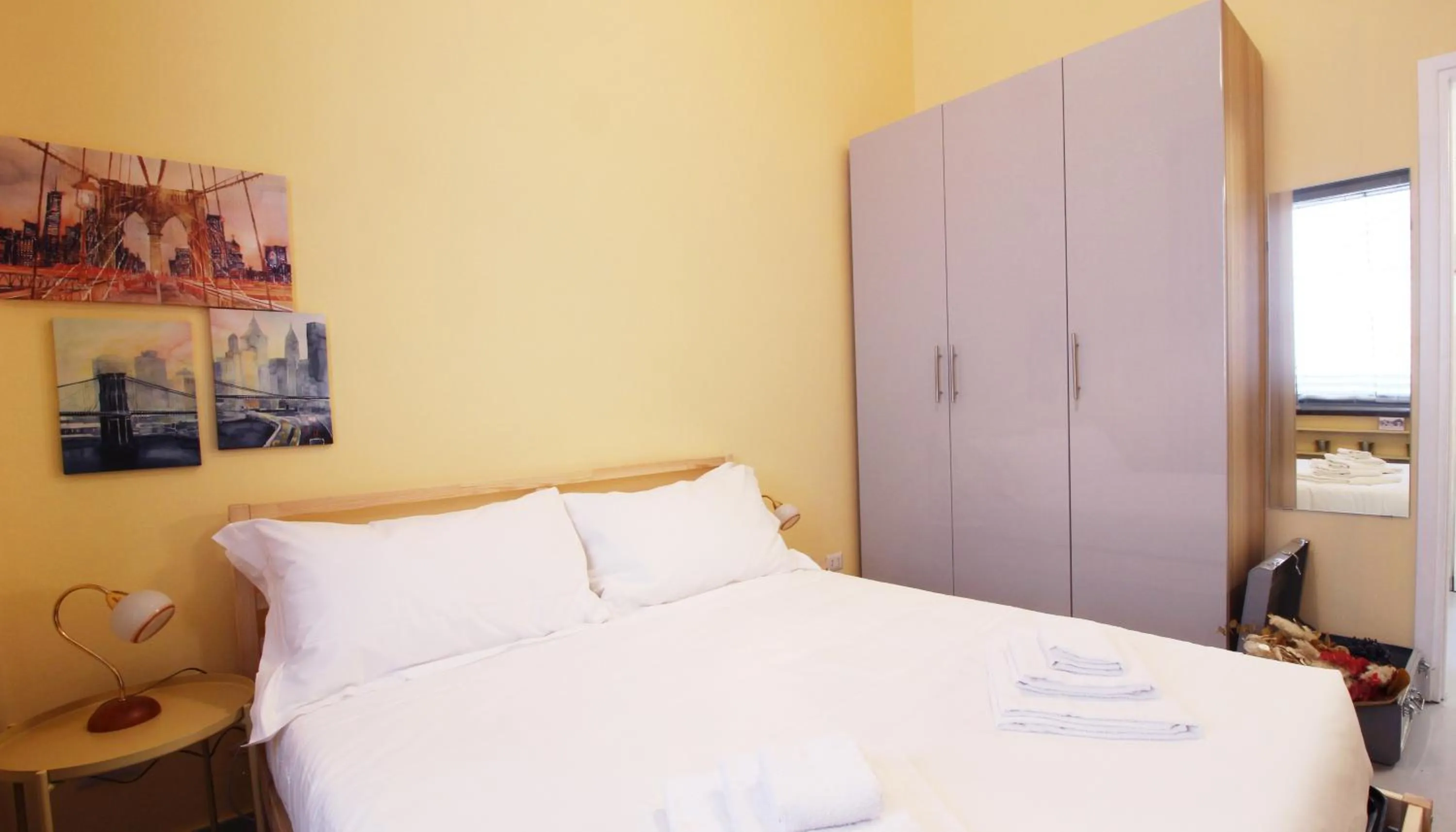 Bedroom, Bed in Italianway Easy - San Pietro all'Orto 3