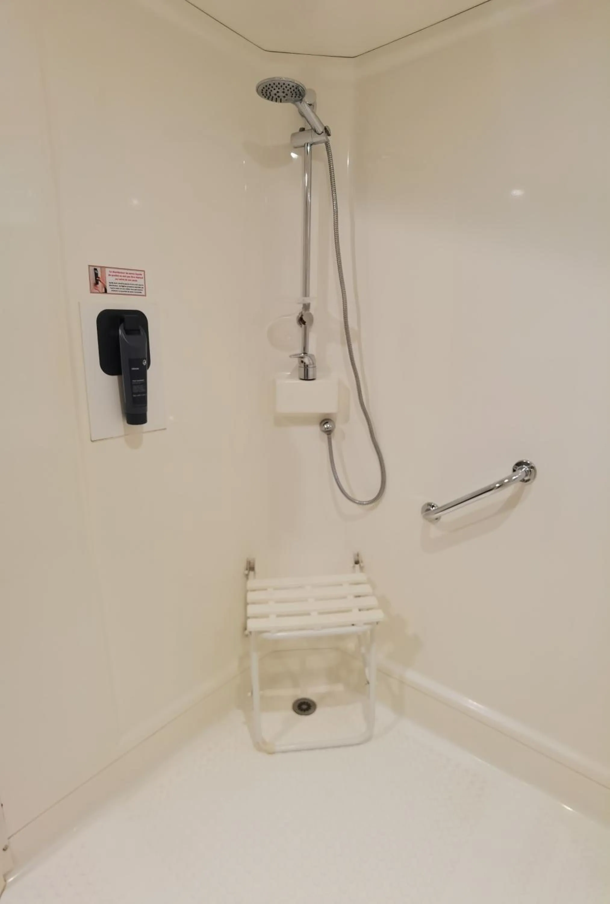 Shower in Quick Palace Epinal