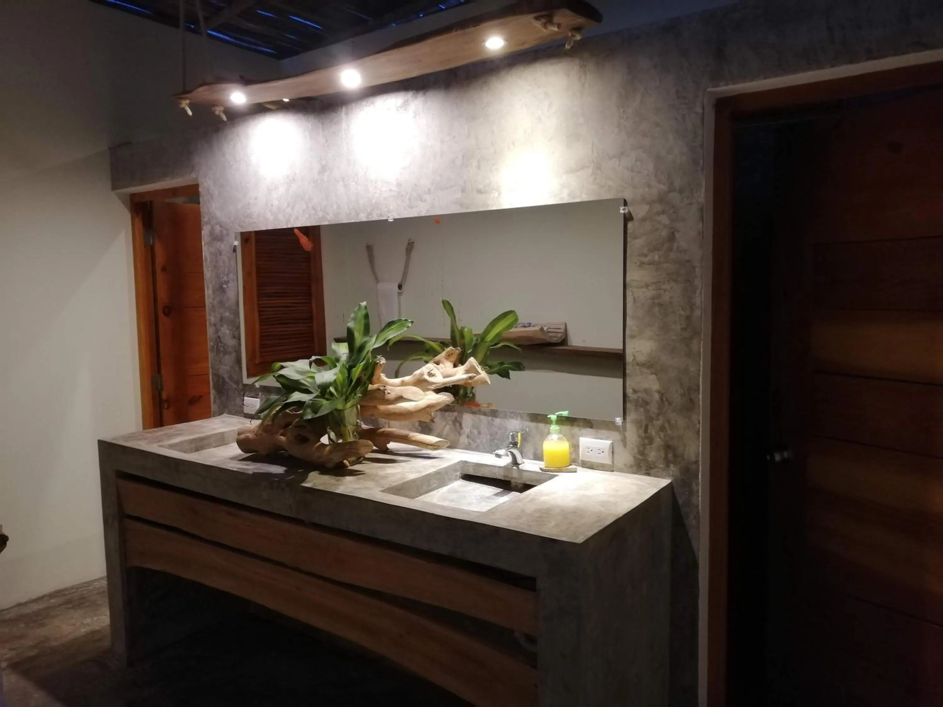 Open Air Bath in Residencia El Balatà