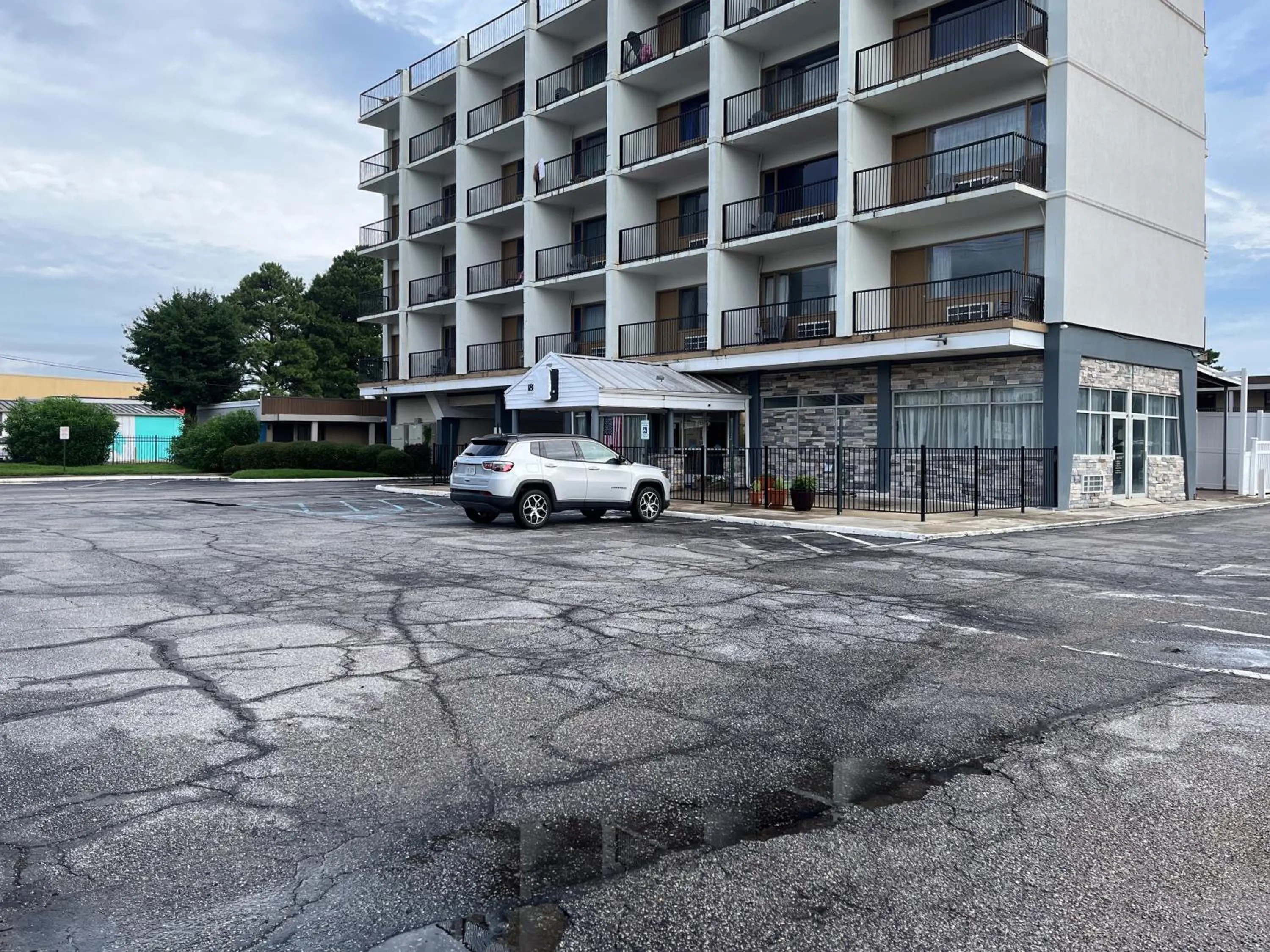 Property building in Motel 6 Norfolk, VA East Little Creek