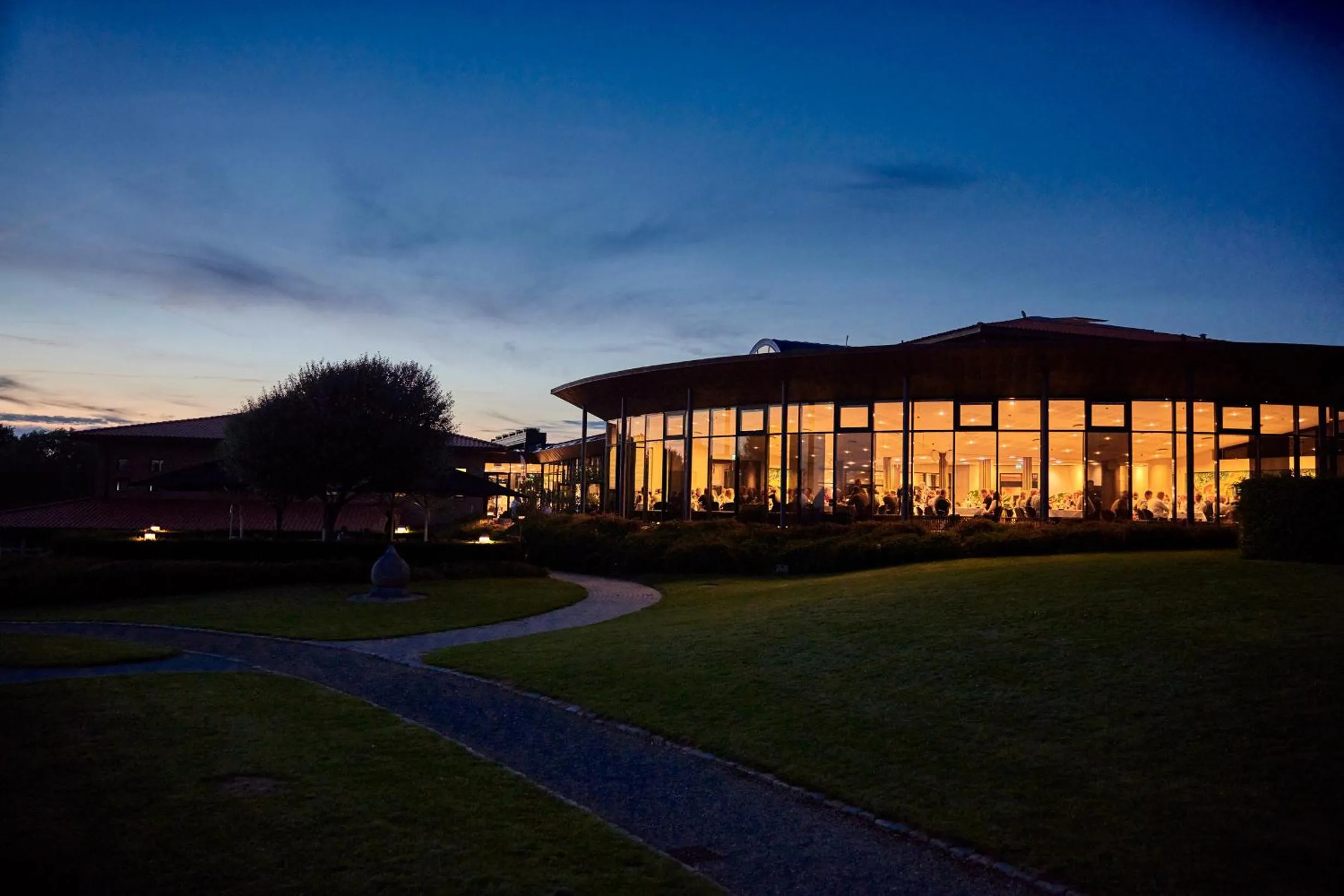 Restaurant/places to eat in Trinity Hotel og Konference