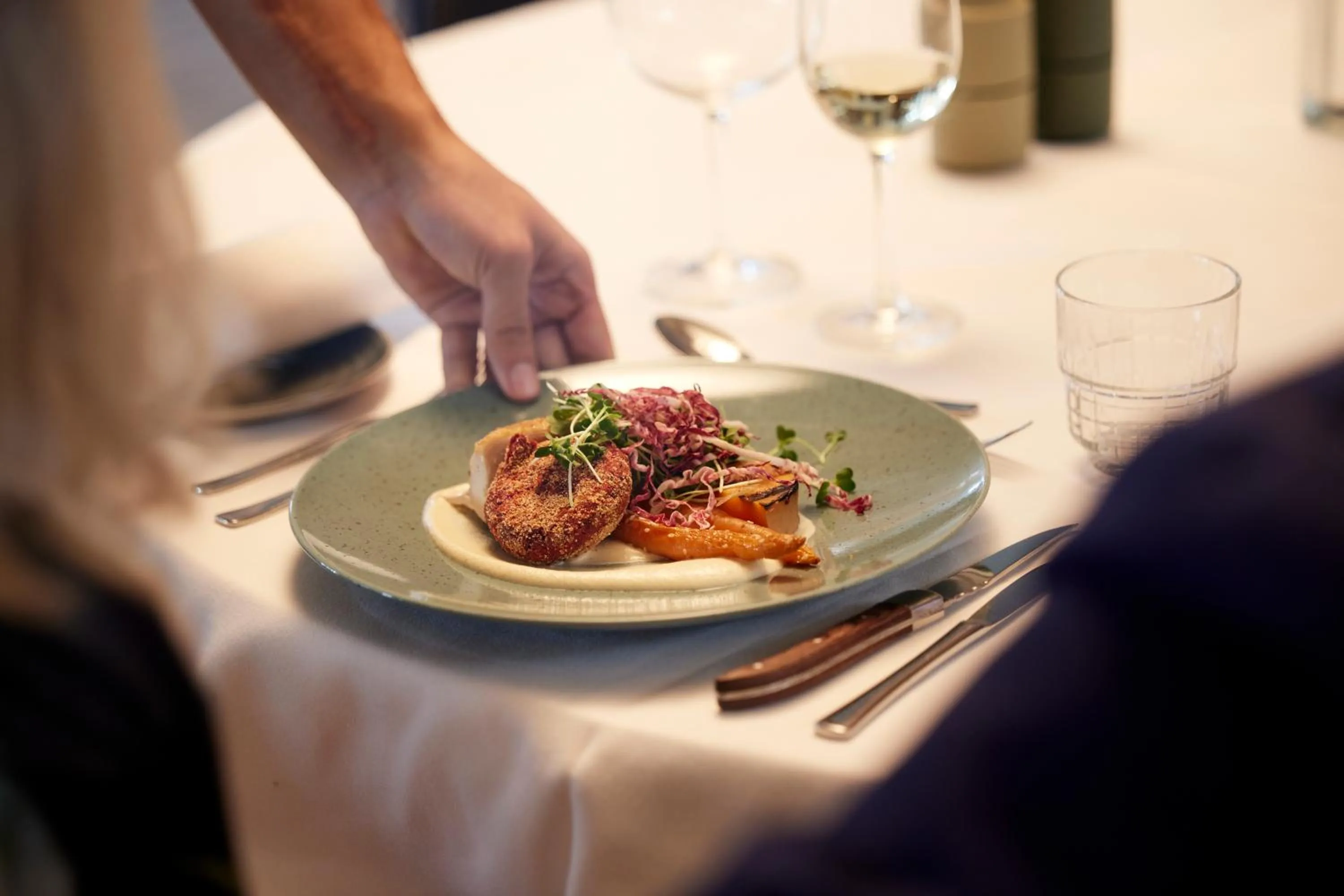 Restaurant/places to eat in Trinity Hotel og Konference