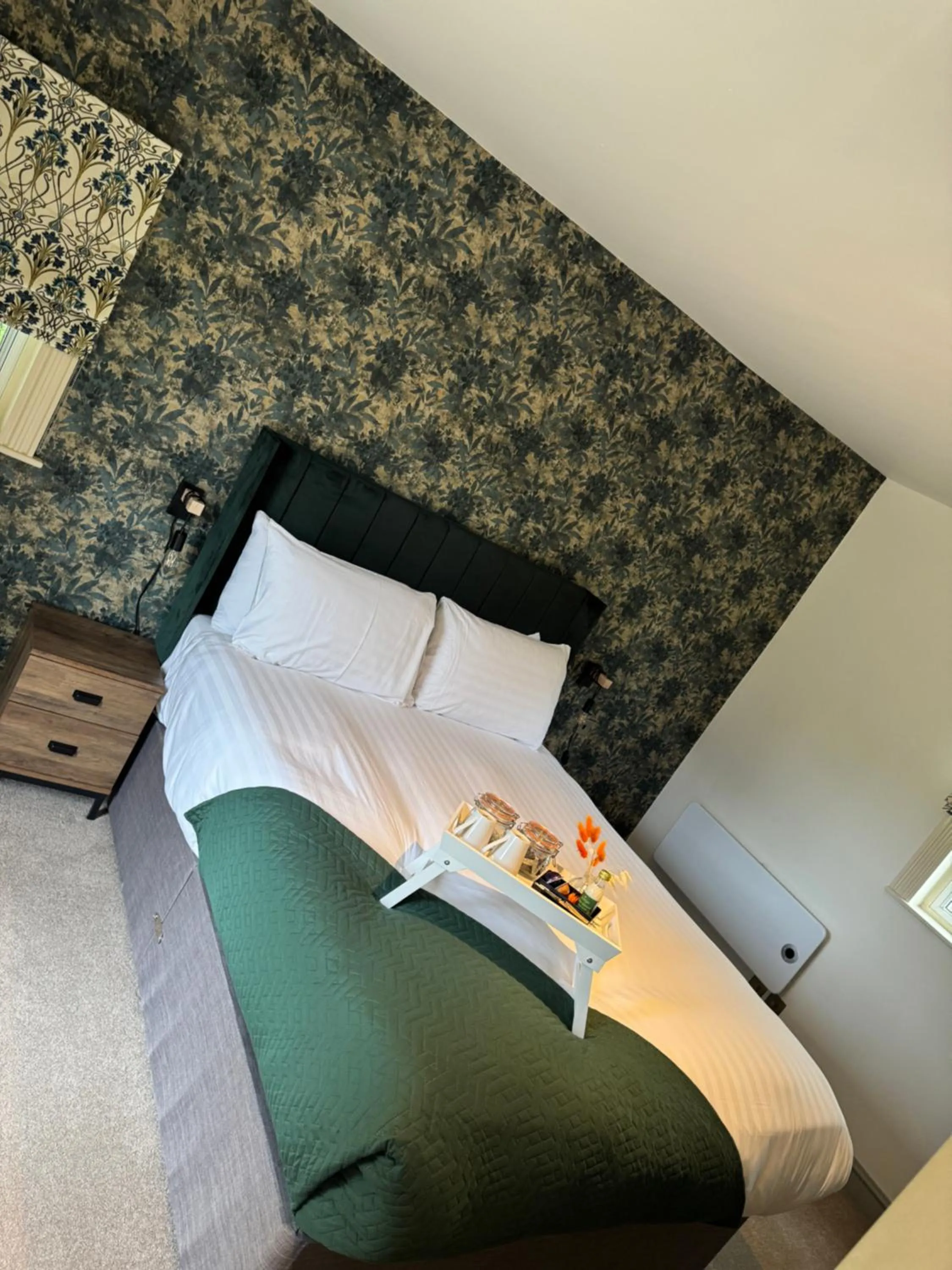 Bedroom, Bed in The Falcon Inn