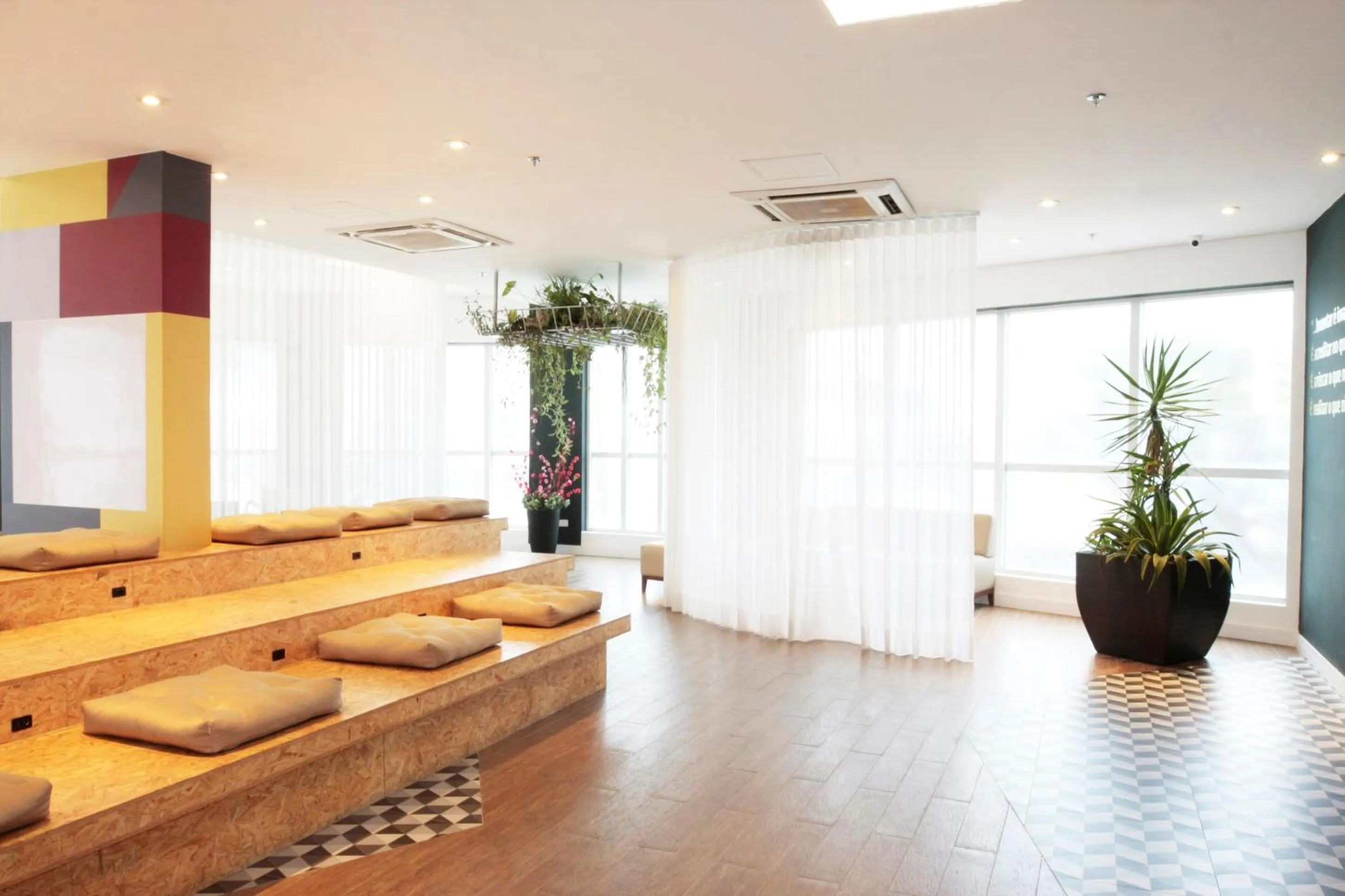 Seating area in B&B HOTEL São José dos Campos