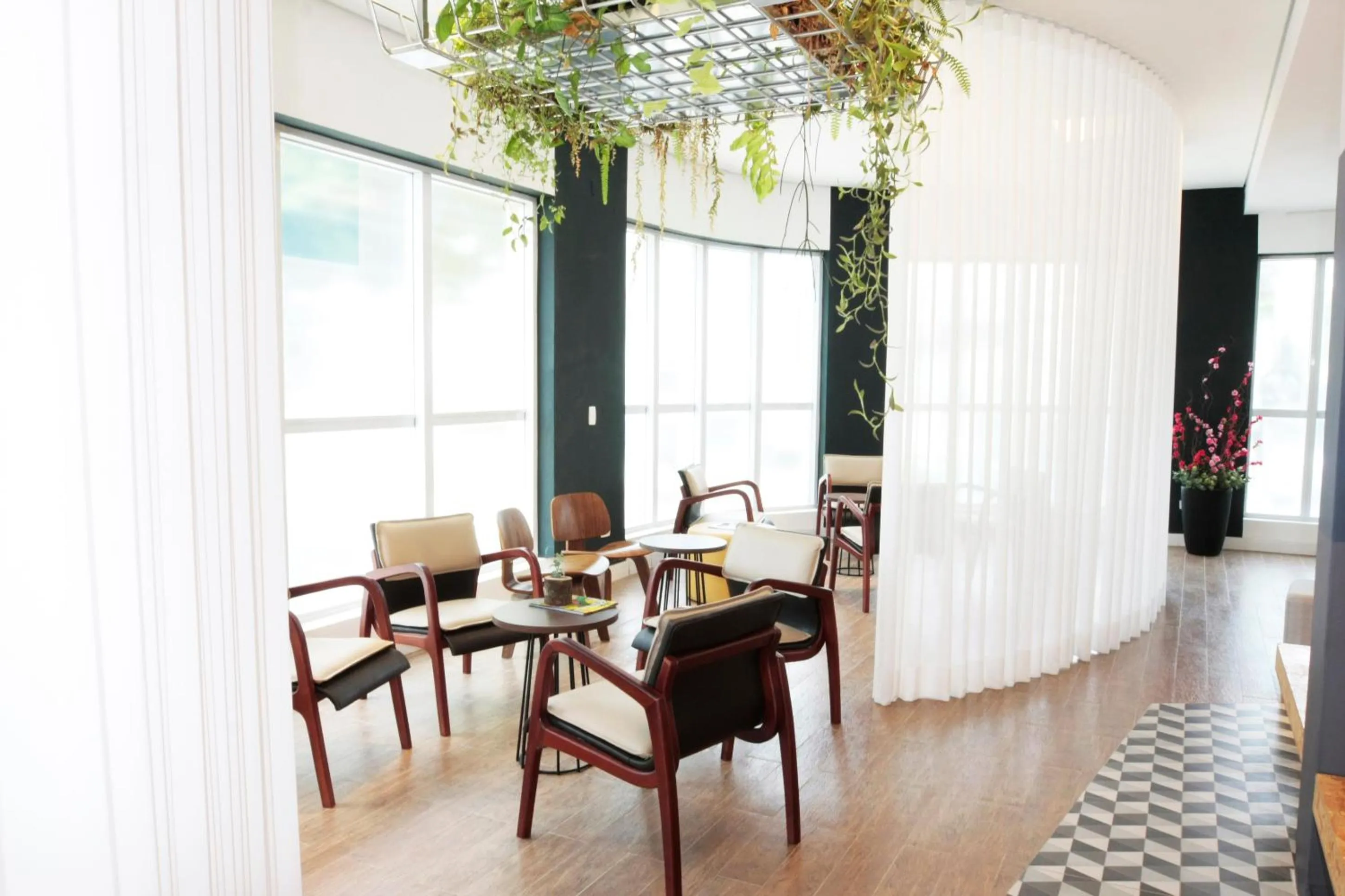 Seating area in B&B HOTEL São José dos Campos