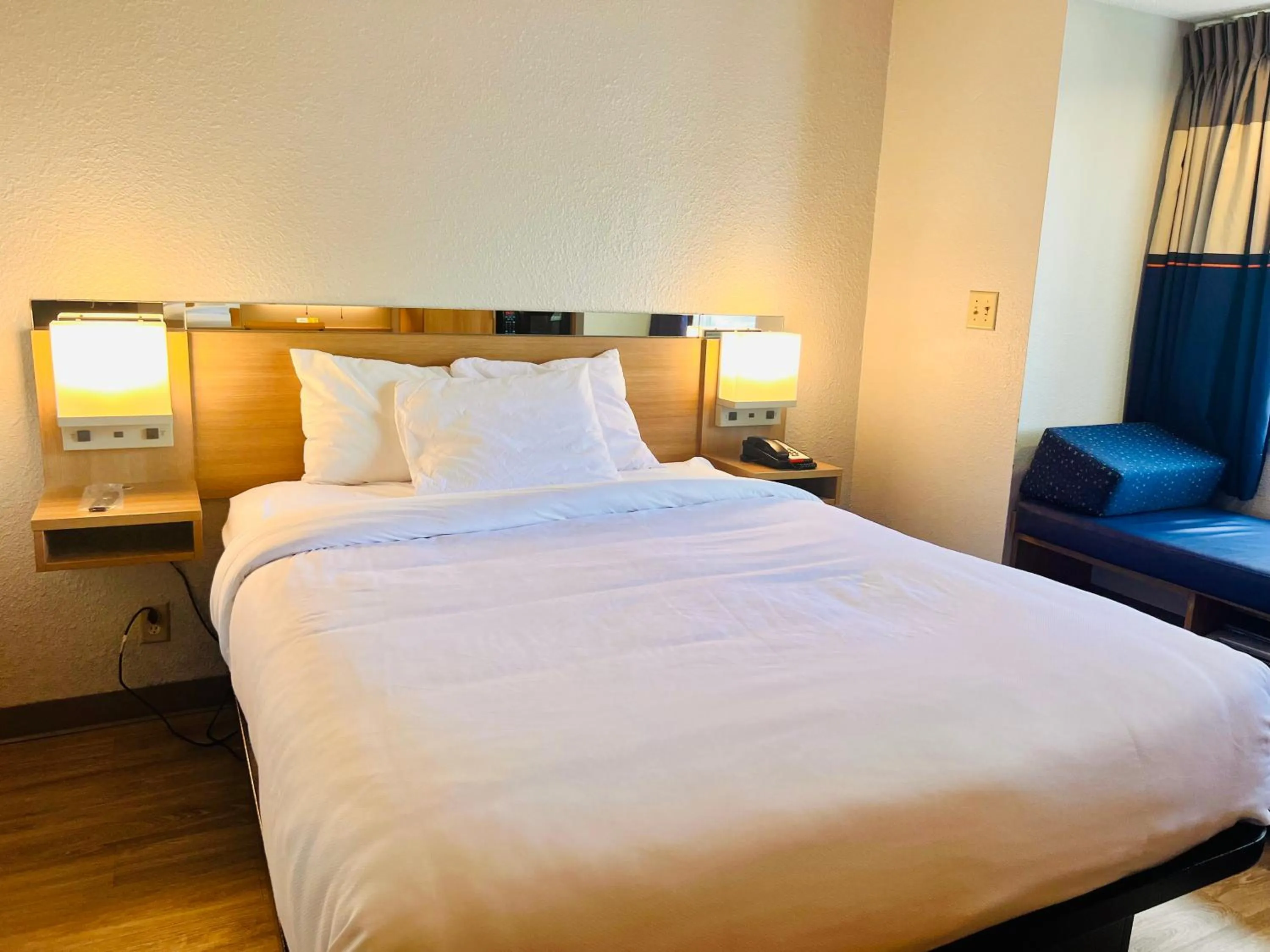 Bed in Microtel Inn by Wyndham Lexington