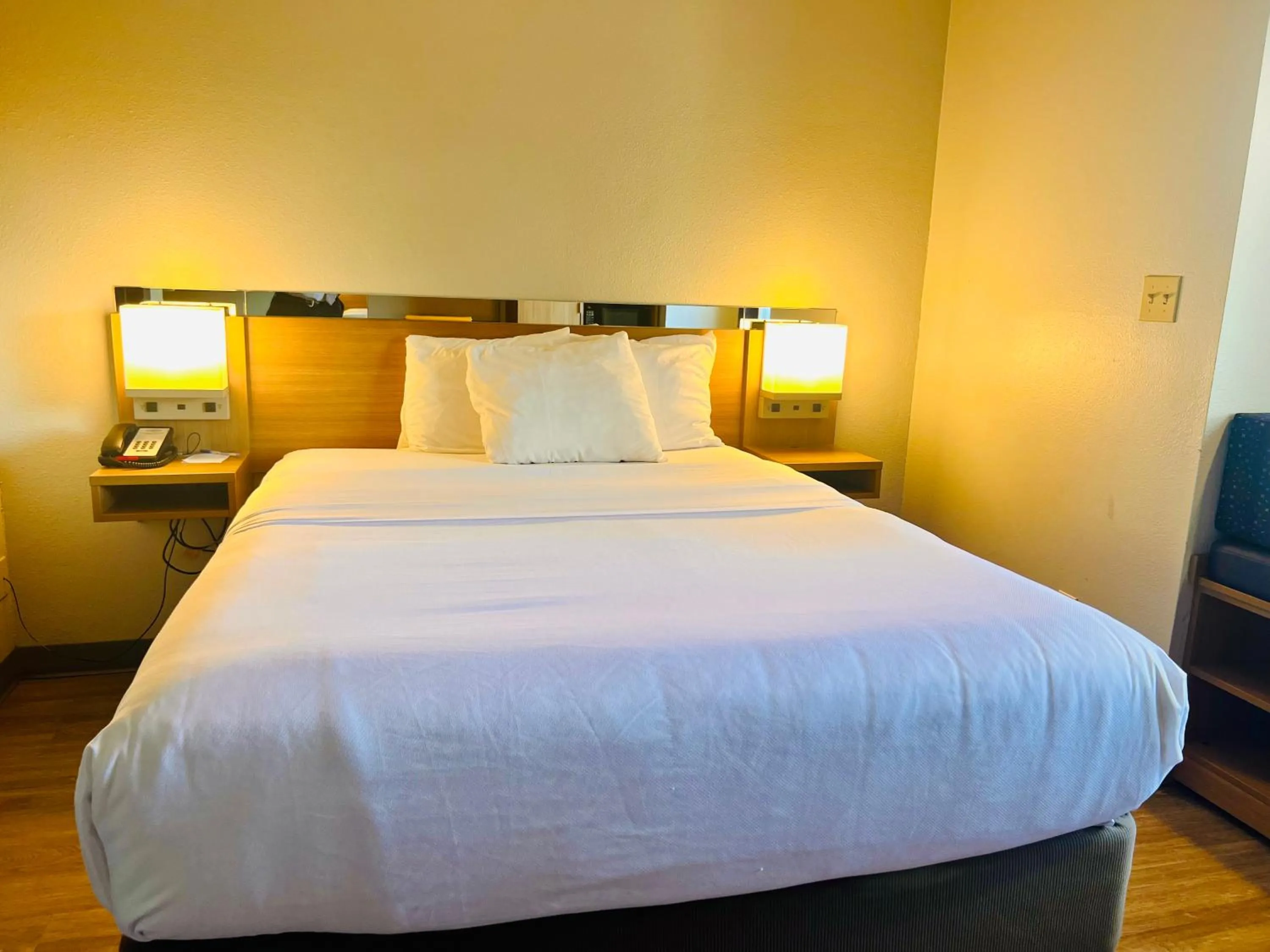 Bed in Microtel Inn by Wyndham Lexington