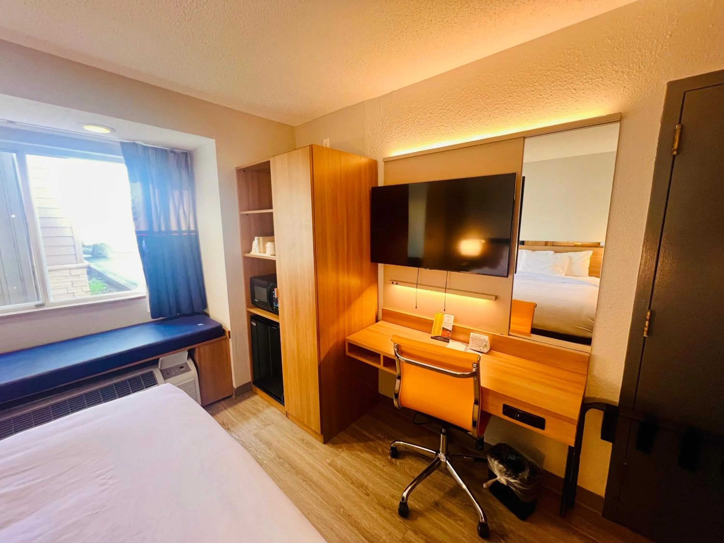 Bed in Microtel Inn by Wyndham Lexington