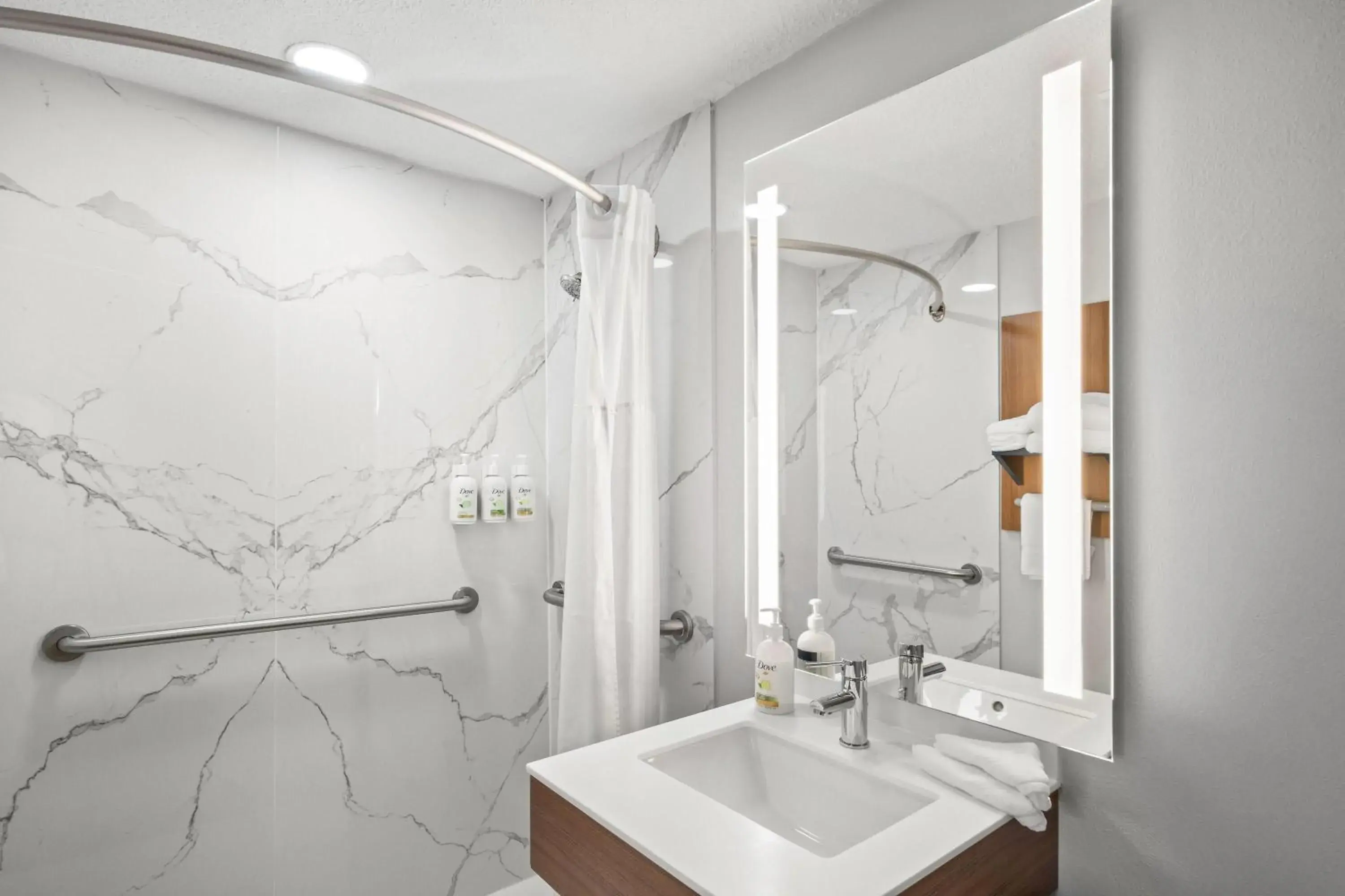 Queen Room - Disability Access - Non-Smoking in Microtel Inn by Wyndham Lexington Queen Room - Disability Access - Non-Smoking in Microtel Inn by Wyndham Lexington