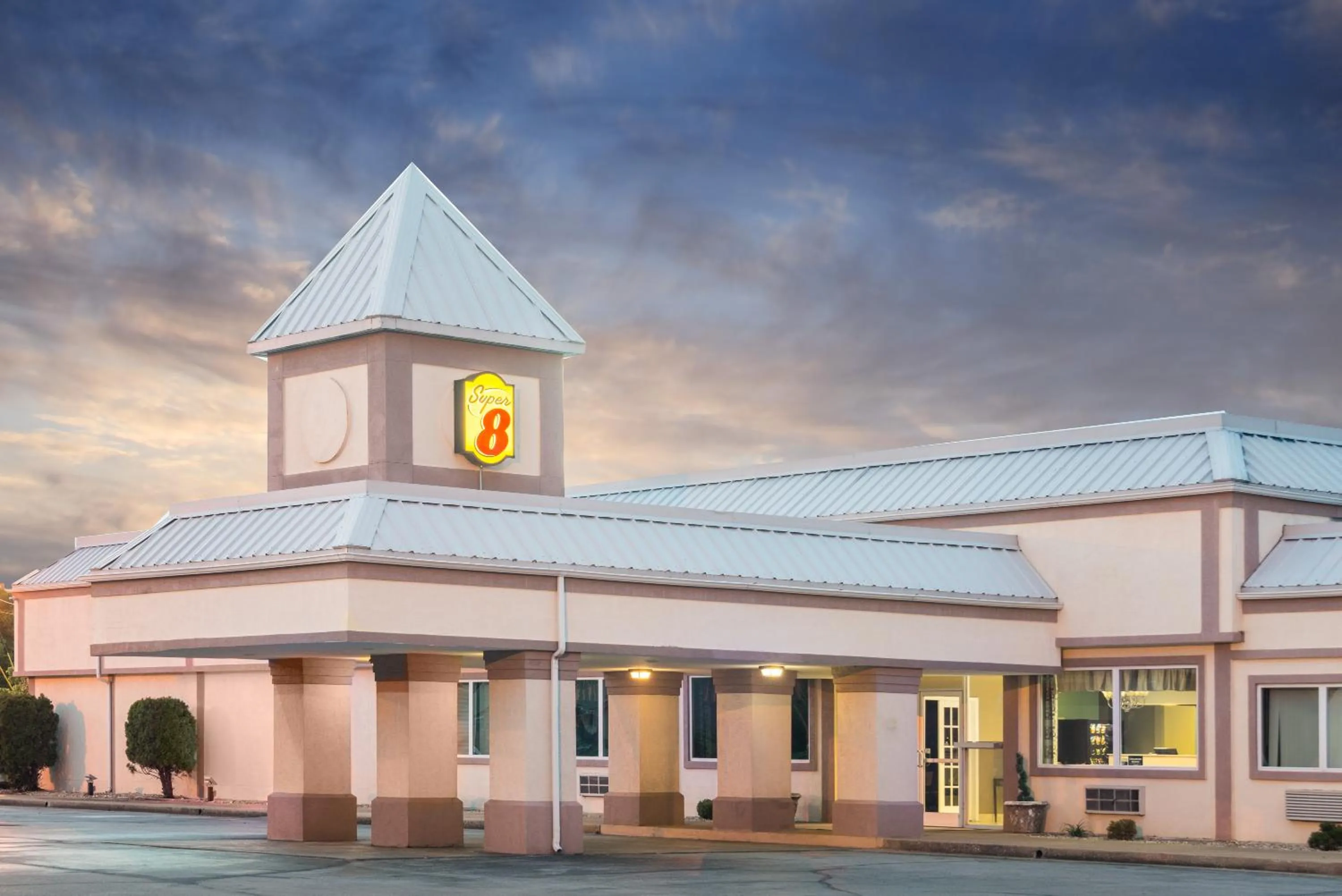 Facade/entrance, Property Building in Super 8 by Wyndham Williamsburg