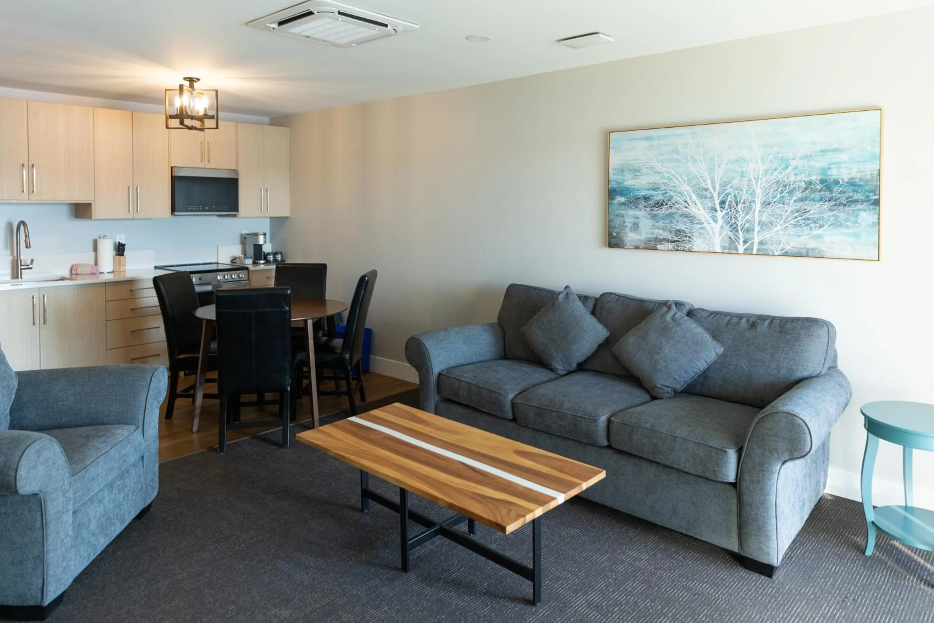 Kitchen or kitchenette in Inn on Long Lake