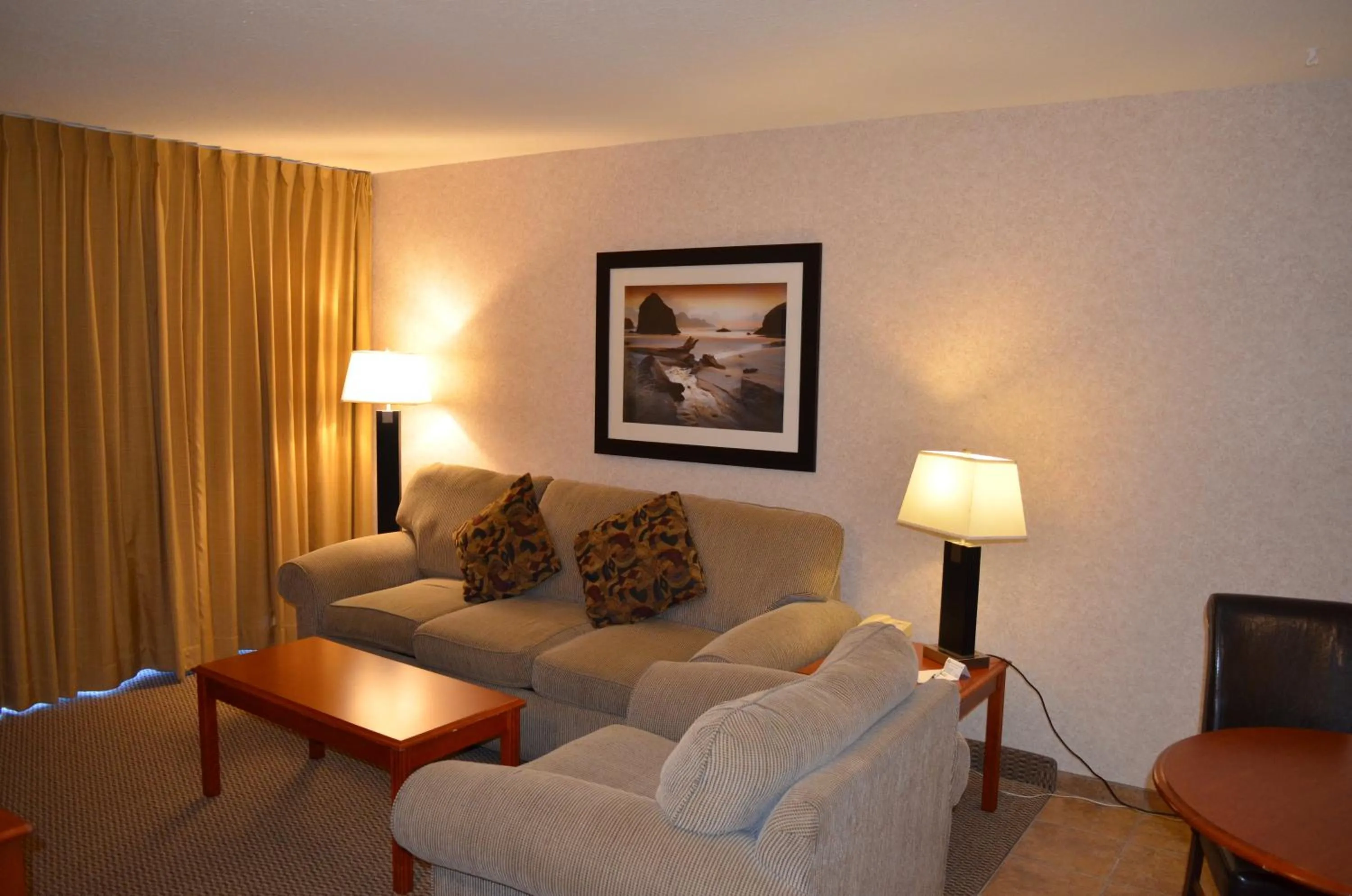 Living room in Inn on Long Lake