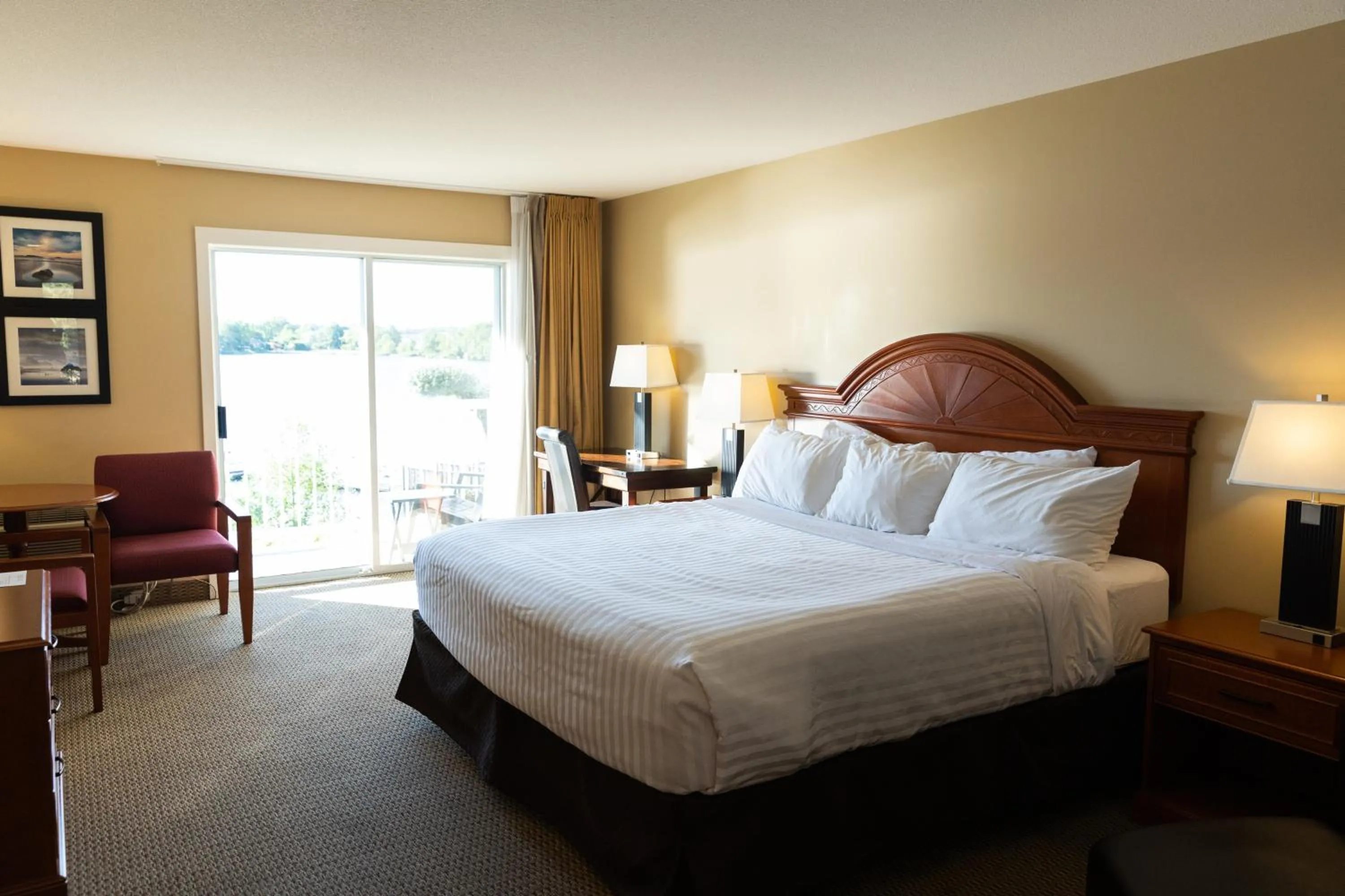 Bed in Inn on Long Lake