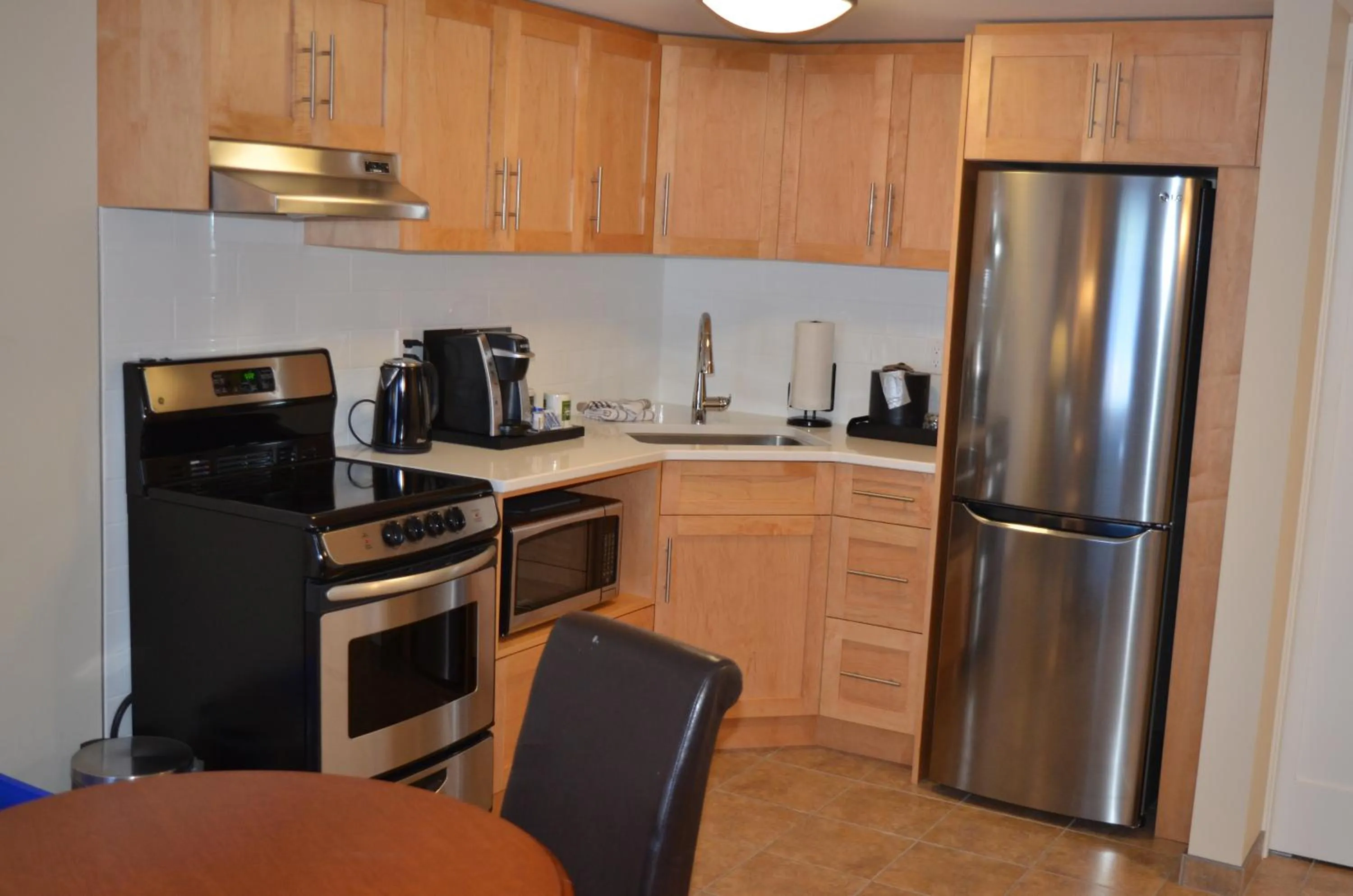 Coffee/tea facilities in Inn on Long Lake