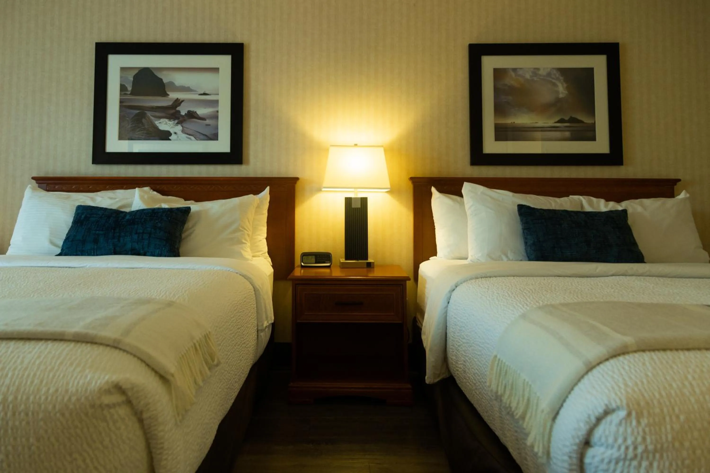 View (from property/room), Bed in Inn on Long Lake