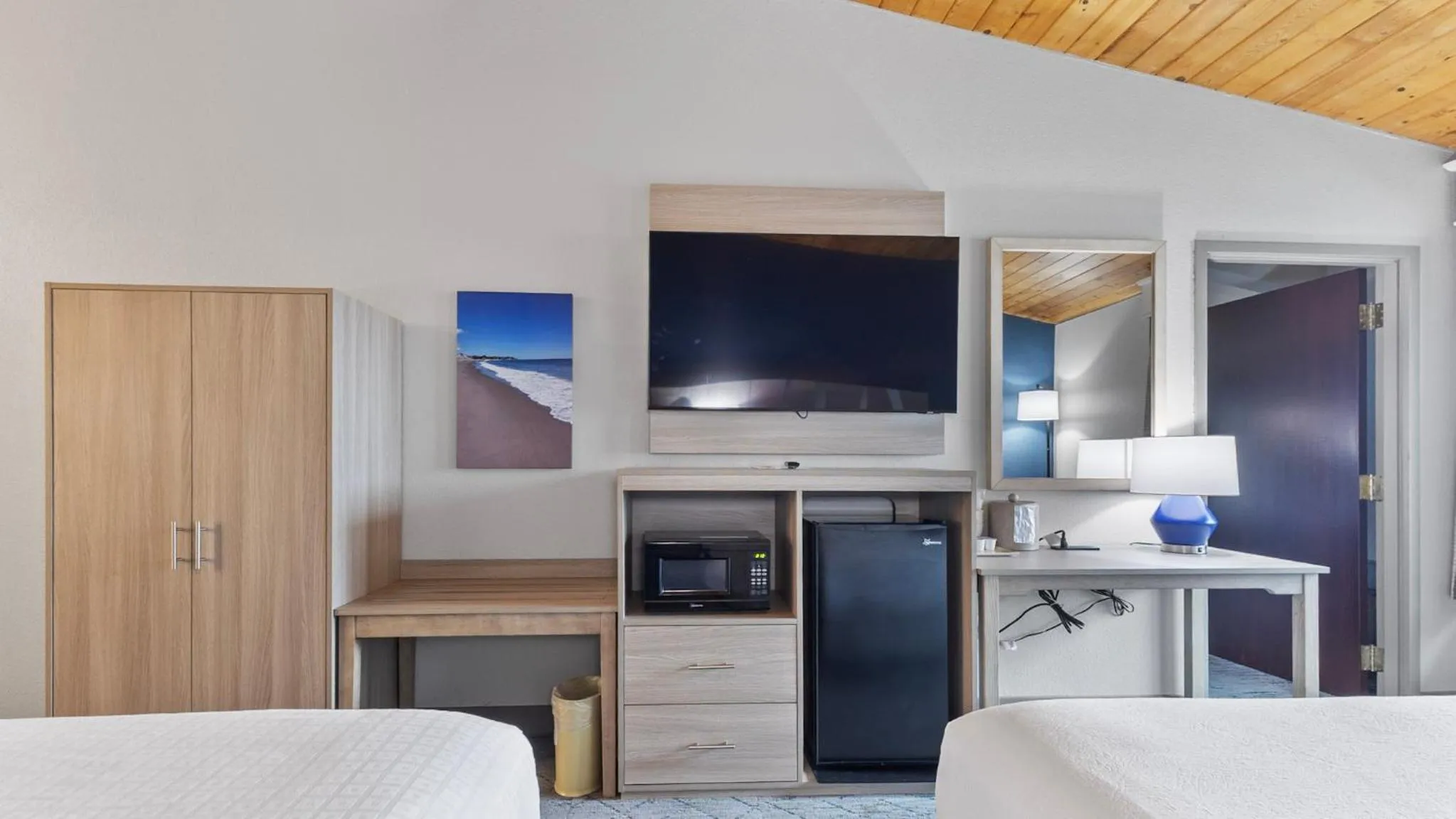 TV and multimedia, Bed in Best Western Plus, The Inn at Hampton