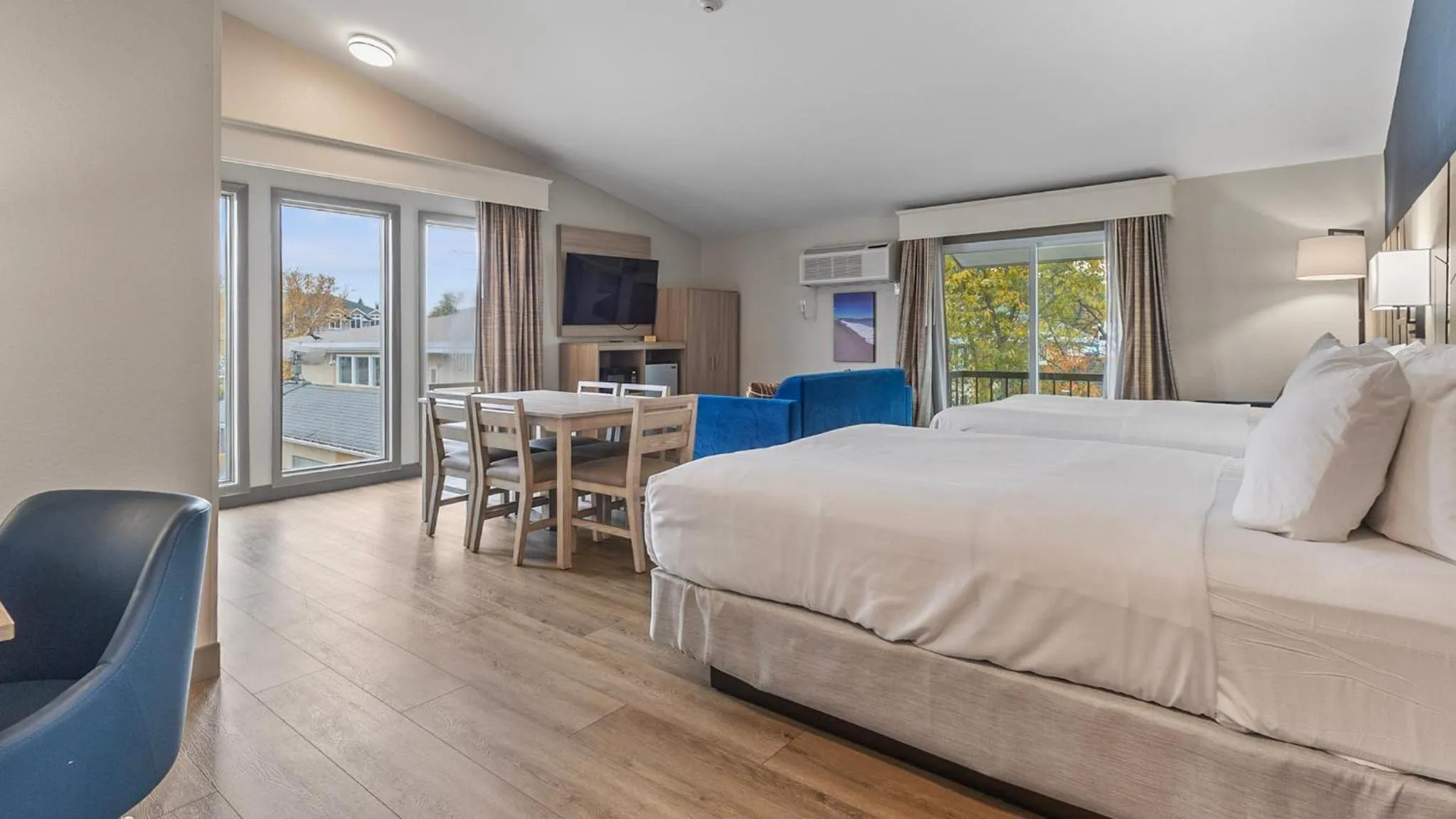 Bed in Best Western Plus, The Inn at Hampton