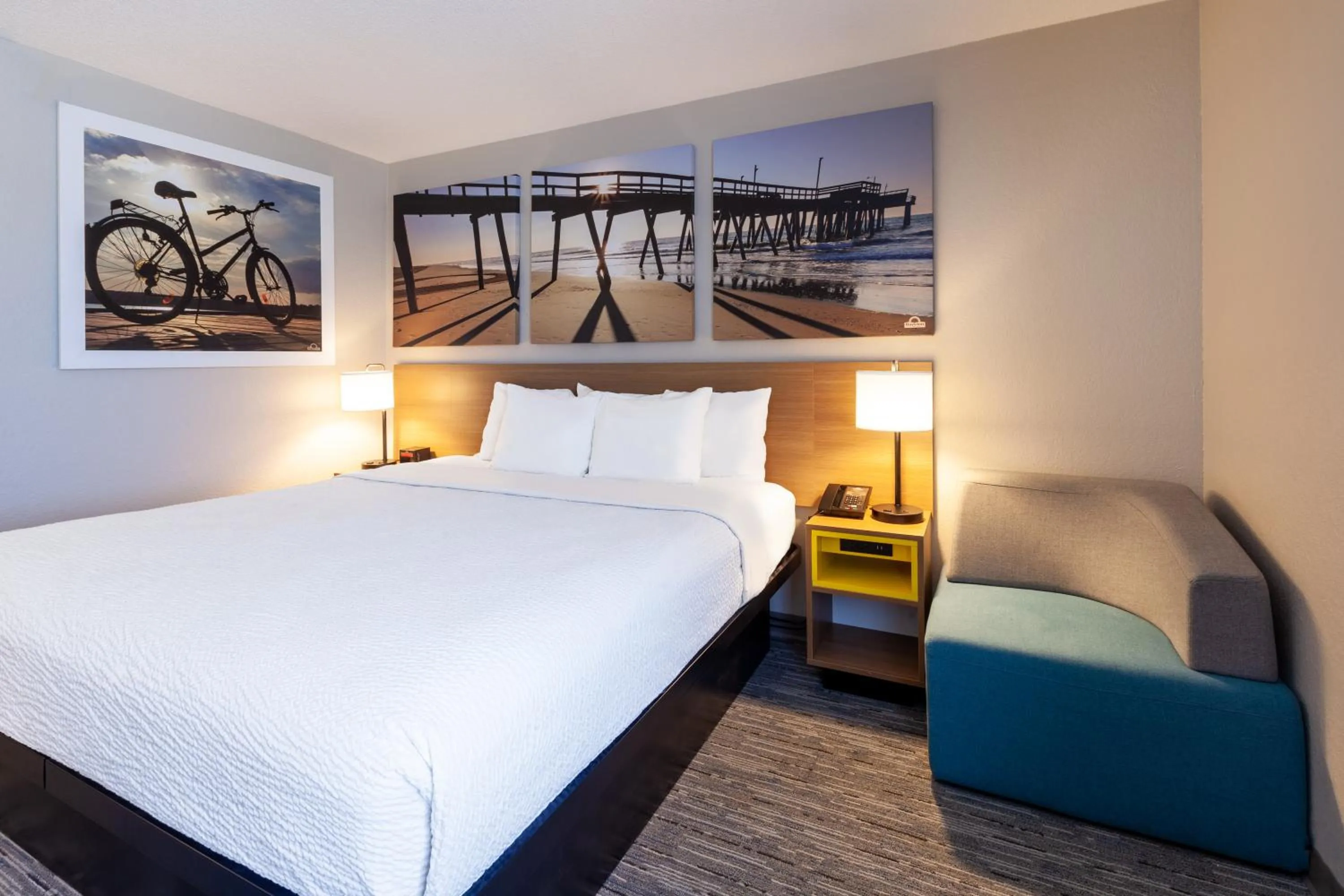 Bedroom, Bed in Days Inn by Wyndham Racine/Sturtevant