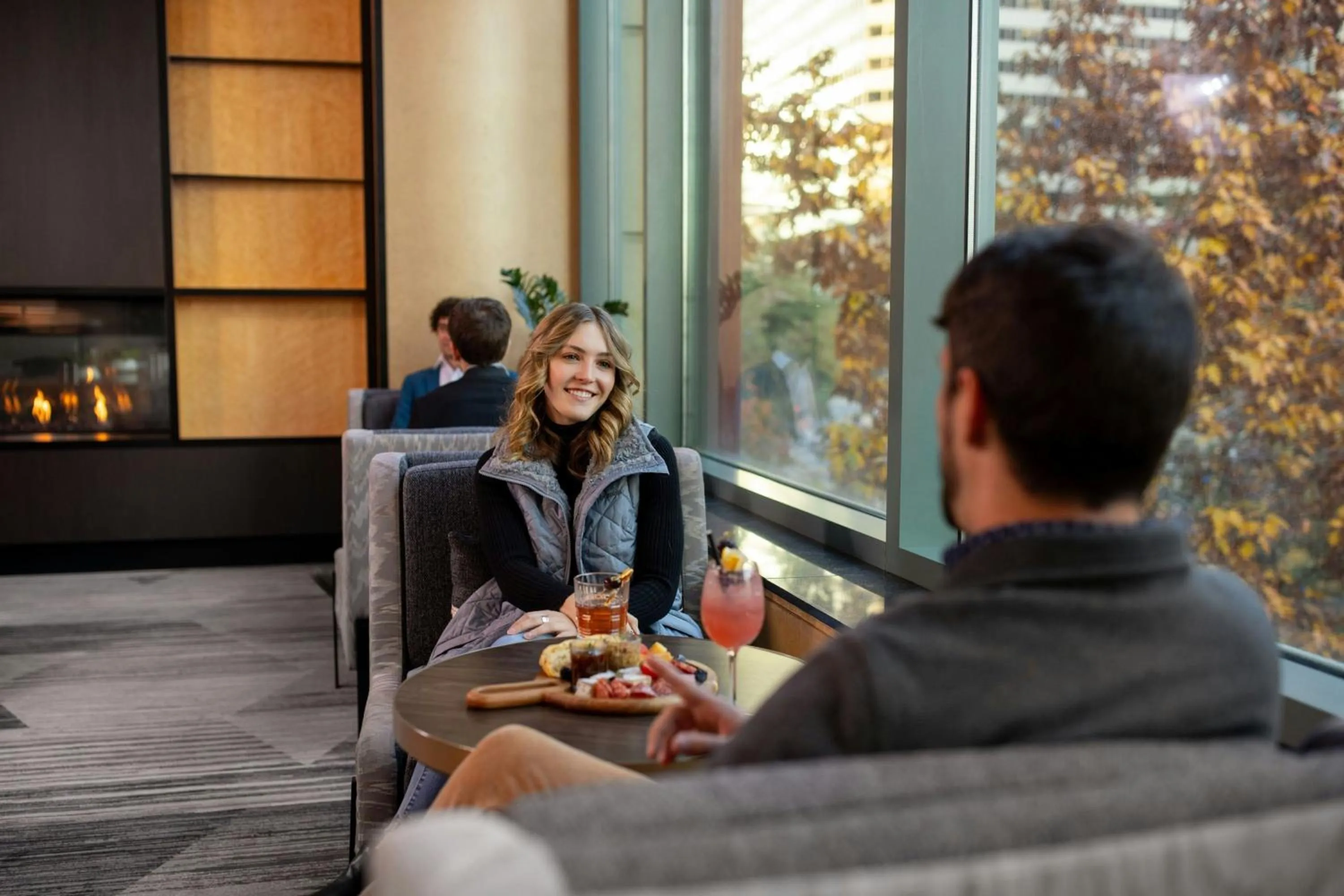 Lounge or bar in The Westin Denver Downtown