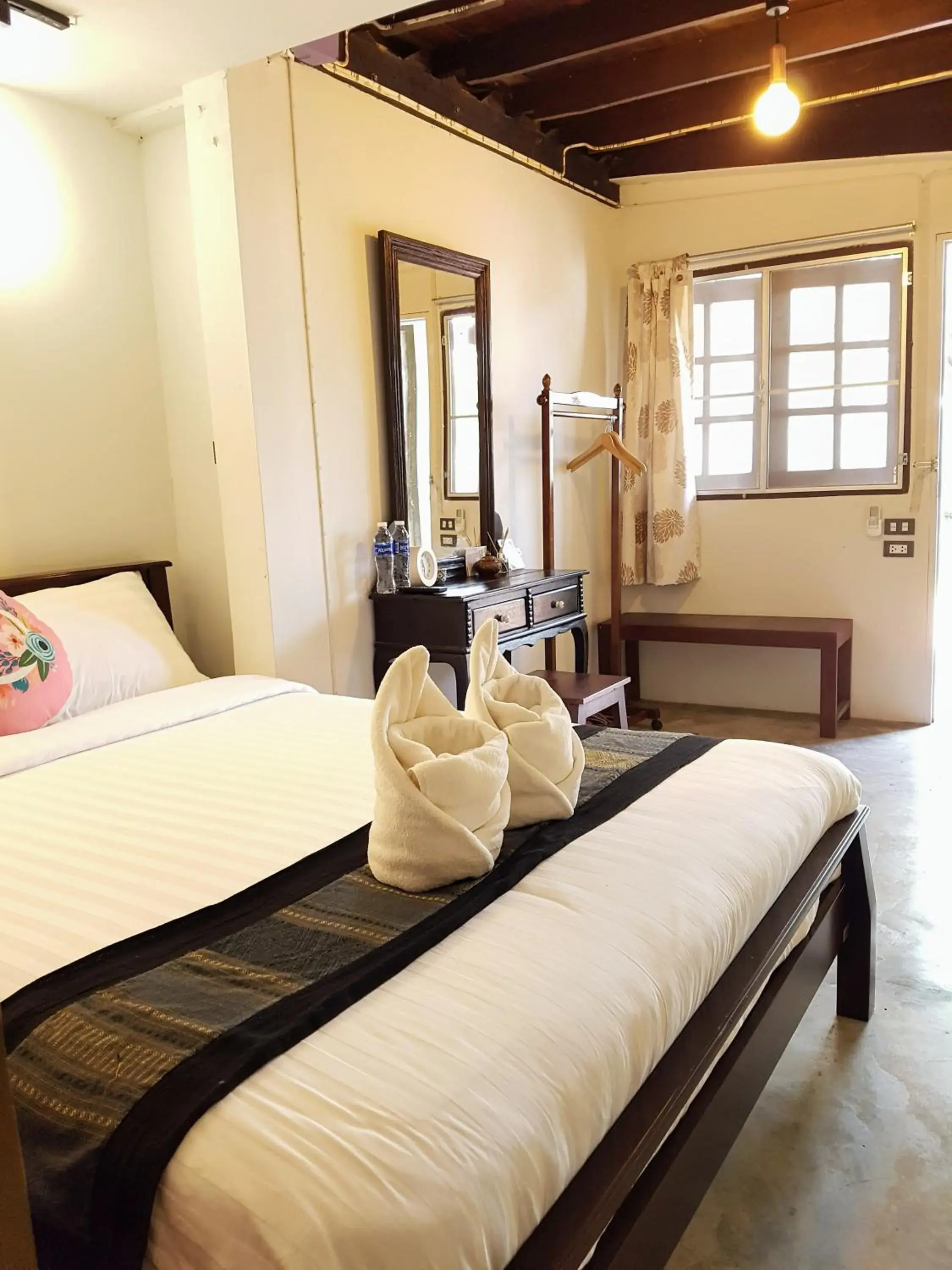 Deluxe Double Room with Patio in Niwas Ayutthaya Deluxe Double Room with Patio in Niwas Ayutthaya
