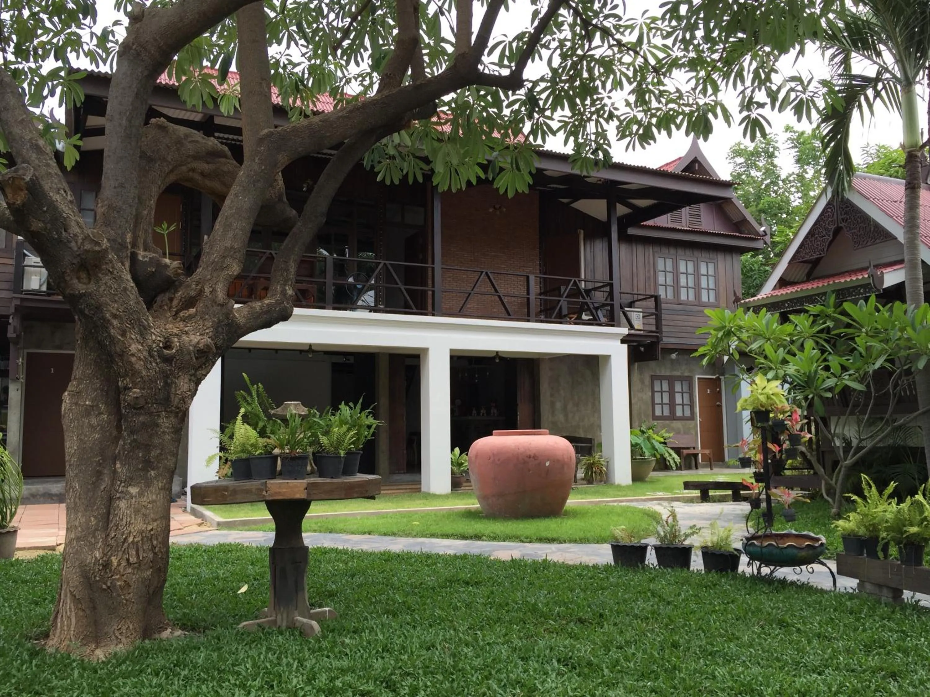 Garden in Niwas Ayutthaya