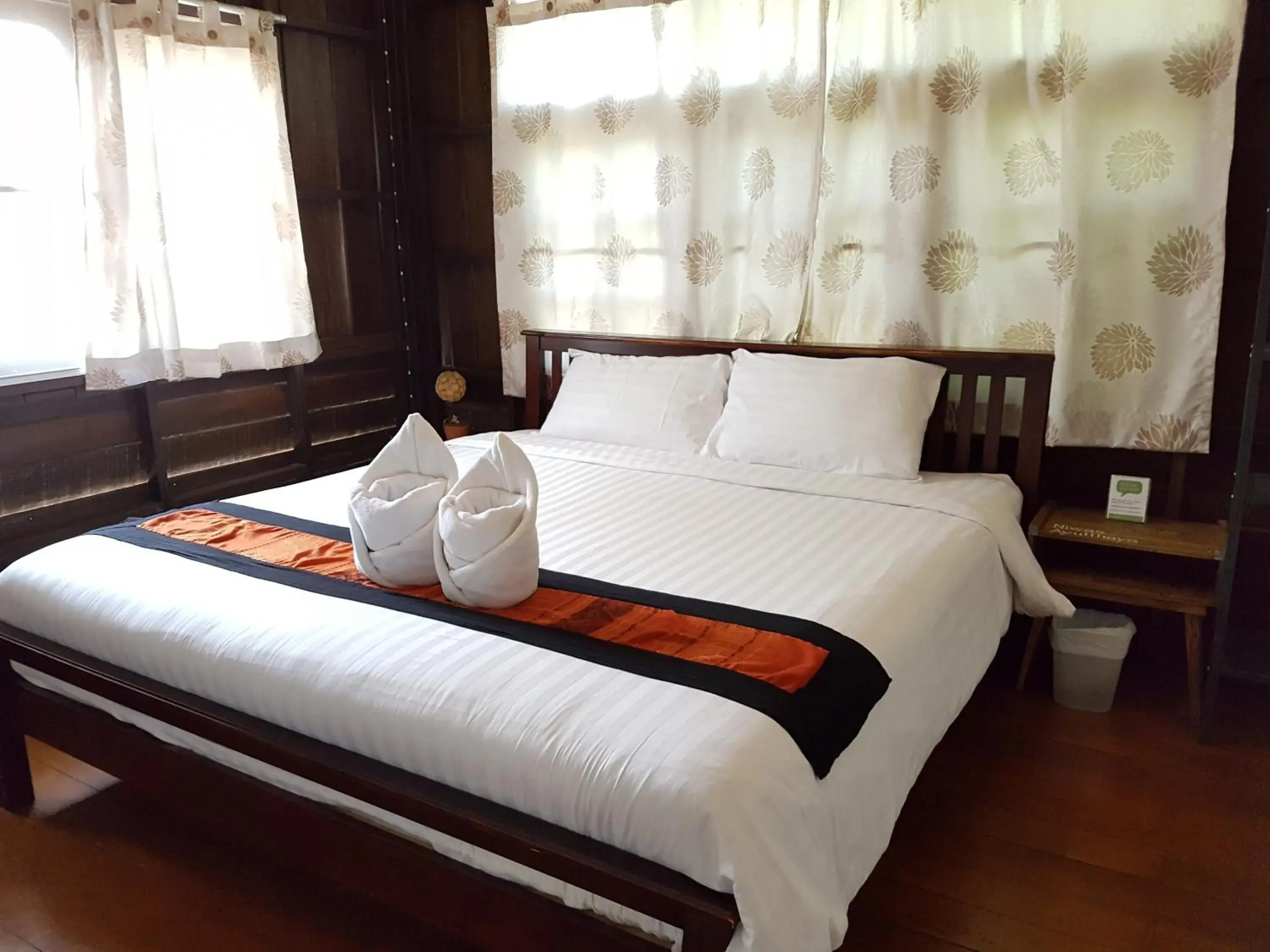 Standard Double Room with bathroom outside bedding unit in Niwas Ayutthaya Standard Double Room with bathroom outside bedding unit in Niwas Ayutthaya
