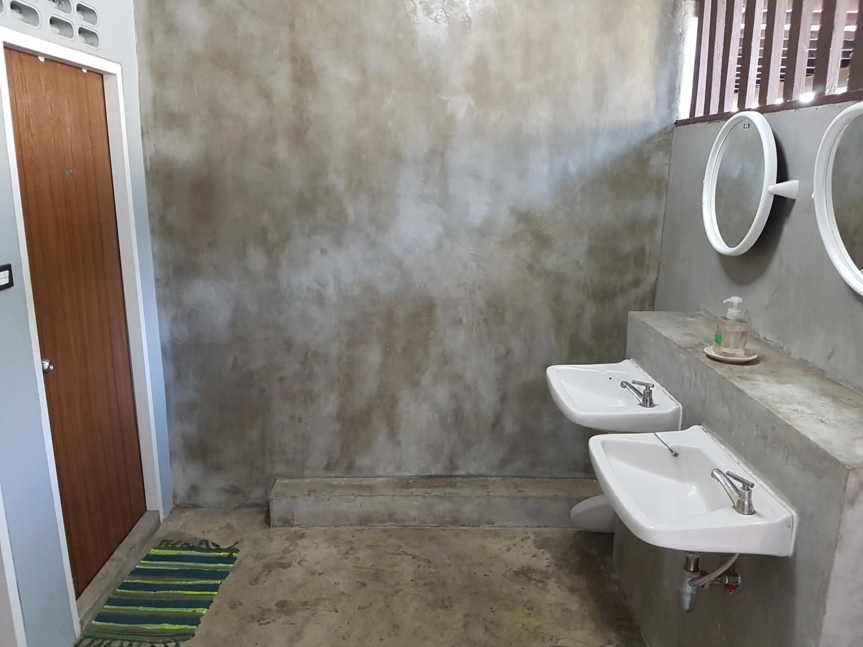 Bathroom in Niwas Ayutthaya