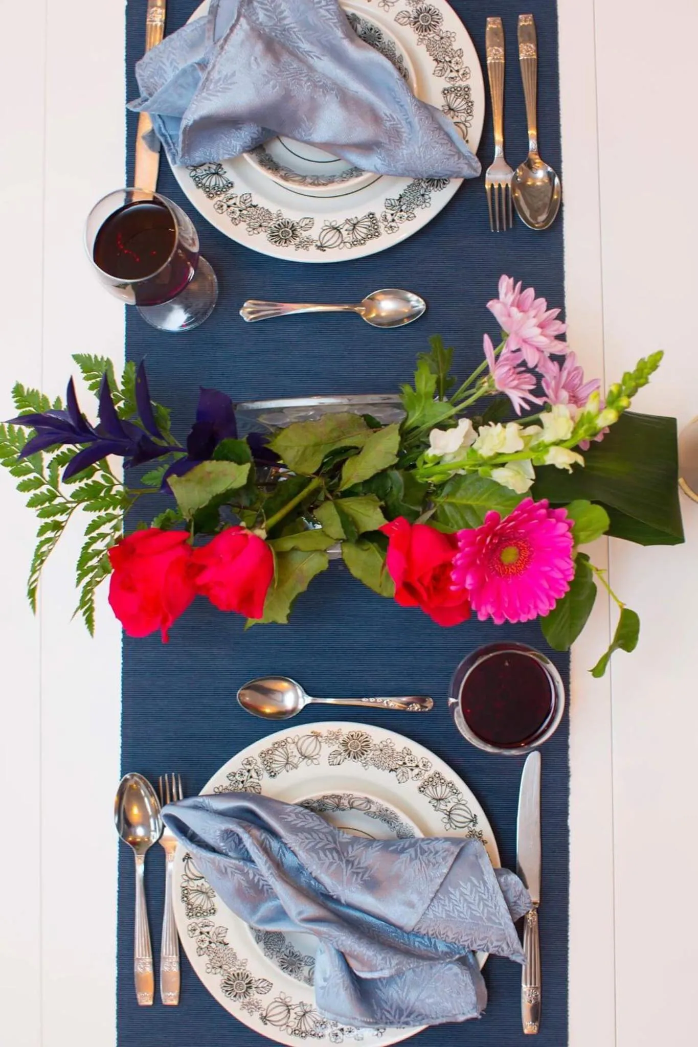 Banquet/Function facilities in Villa by the Water 23 beds 9 baths Pool billard Hot Tub 15 min Old Quebec