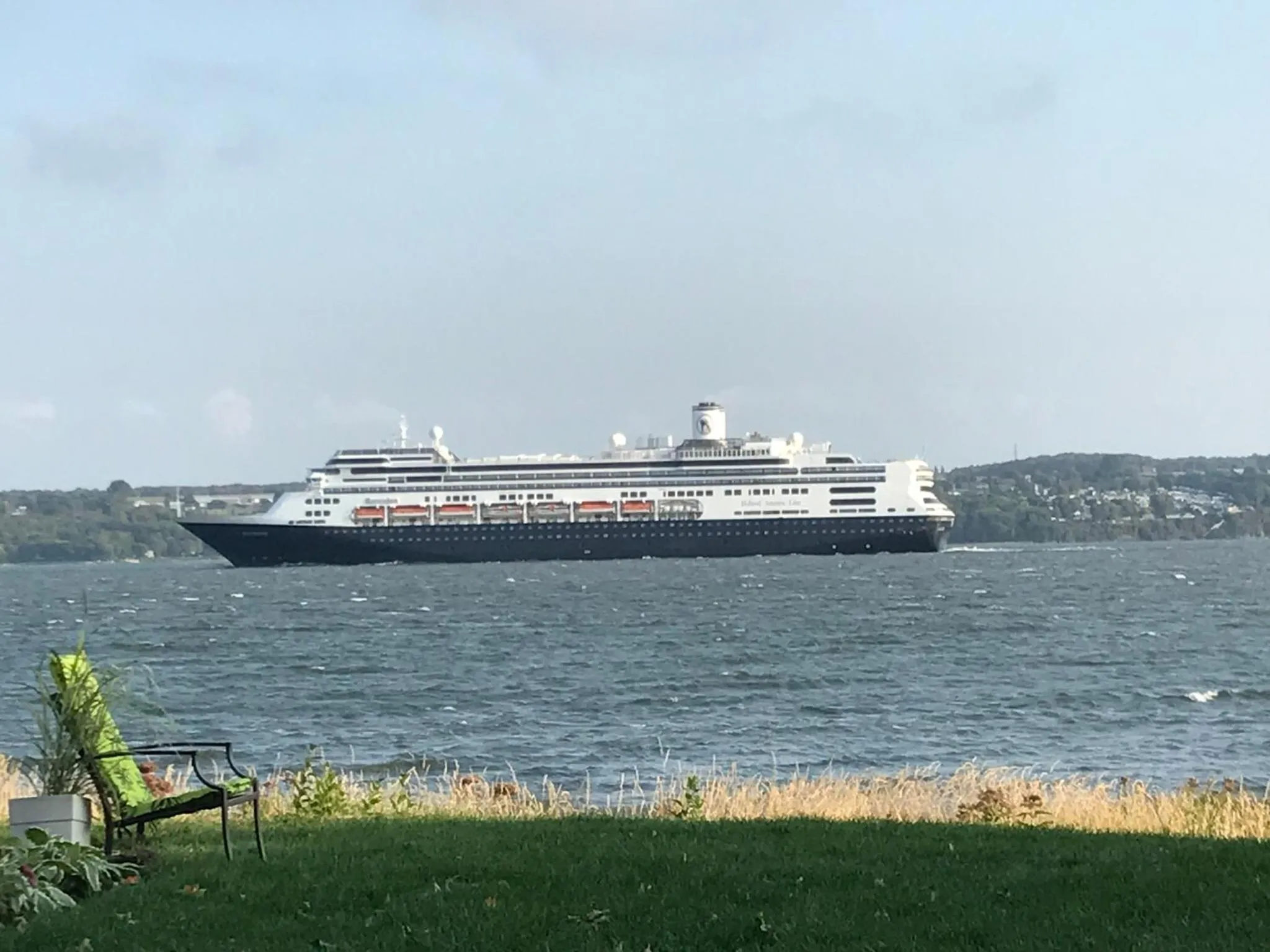 Restaurant/places to eat in Villa by the Water 23 beds 9 baths Pool billard Hot Tub 15 min Old Quebec