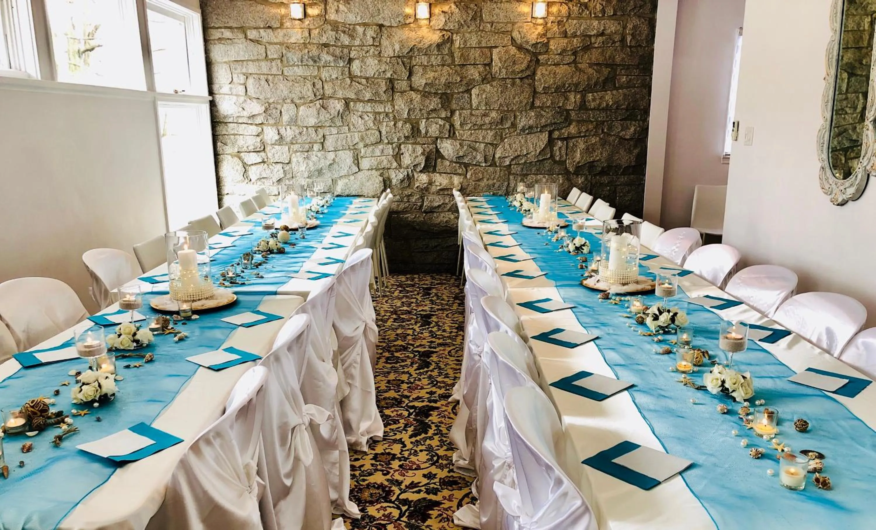 Banquet/Function facilities in Villa by the Water 23 beds 9 baths Pool billard Hot Tub 15 min Old Quebec